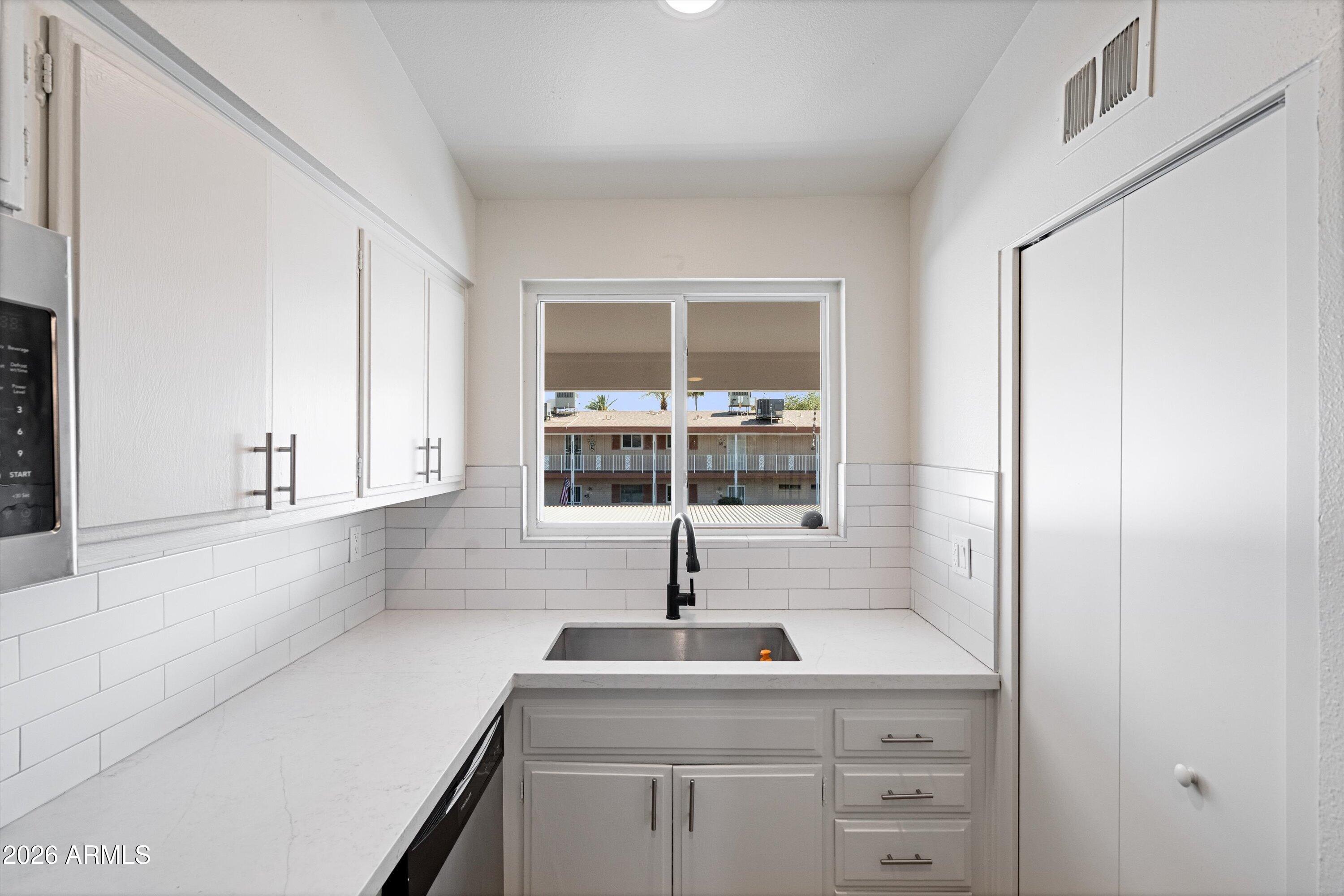 10840 N FAIRWAY Court W