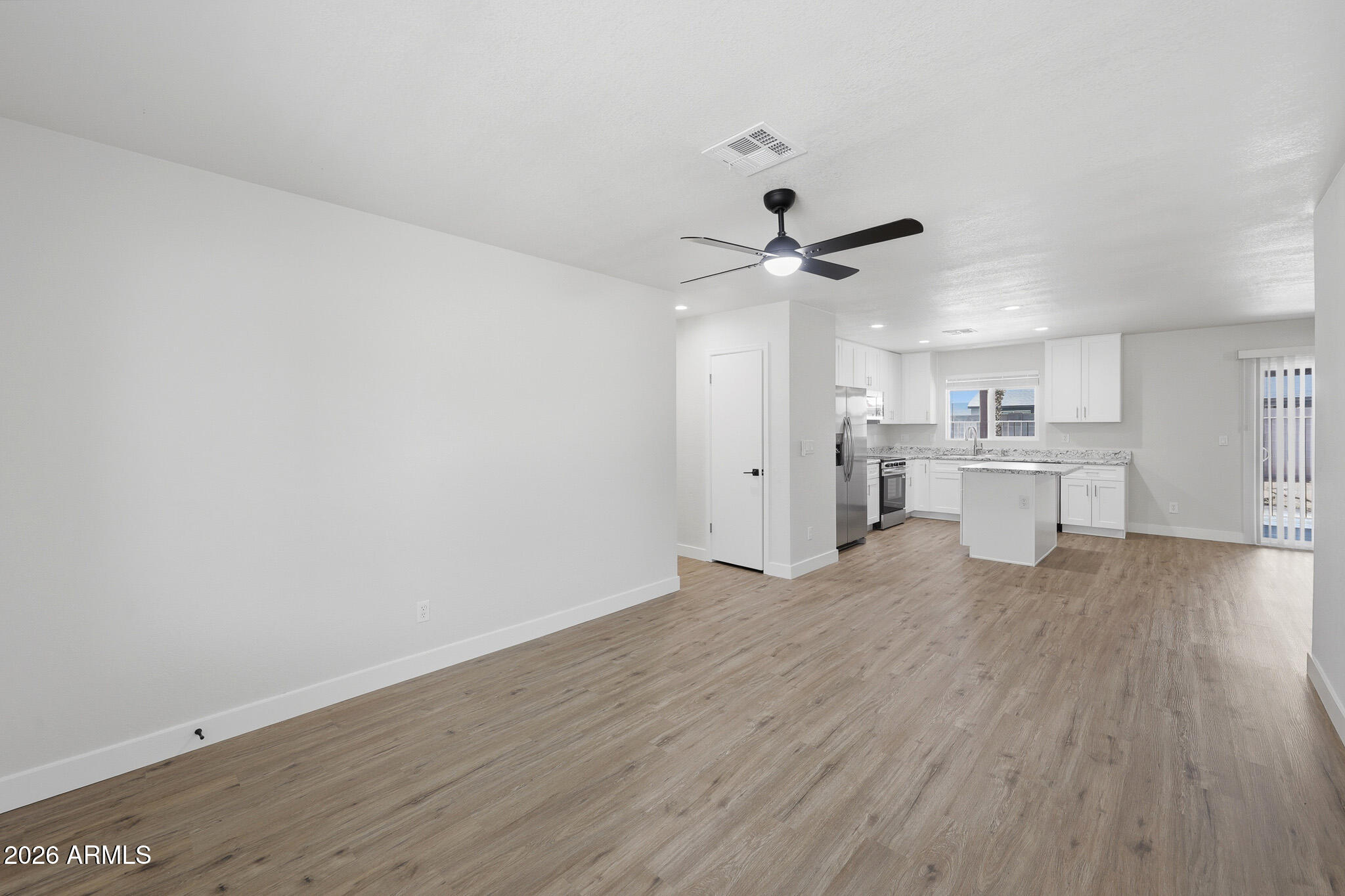 9001 W CINNABAR Avenue