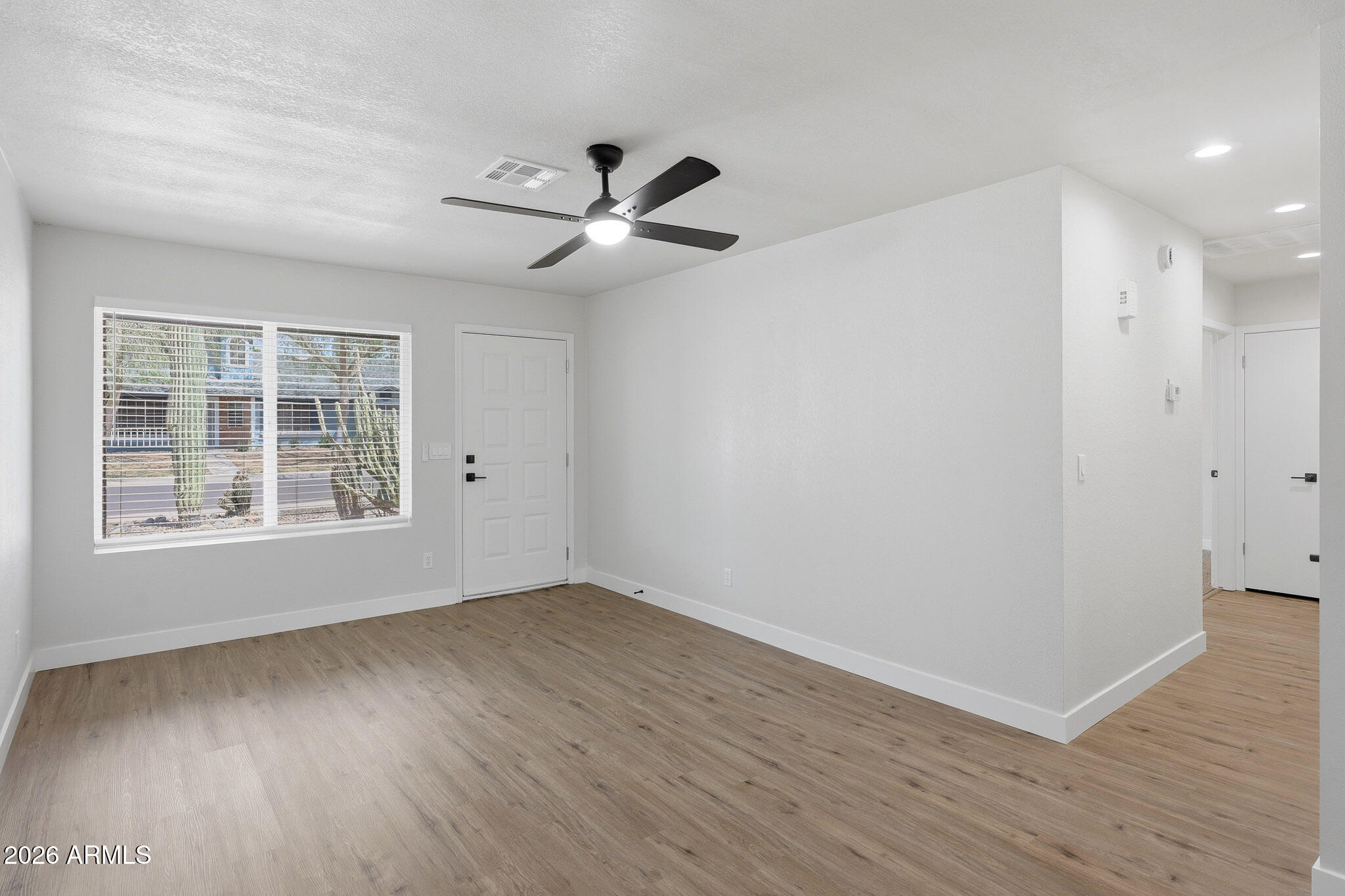 9001 W CINNABAR Avenue