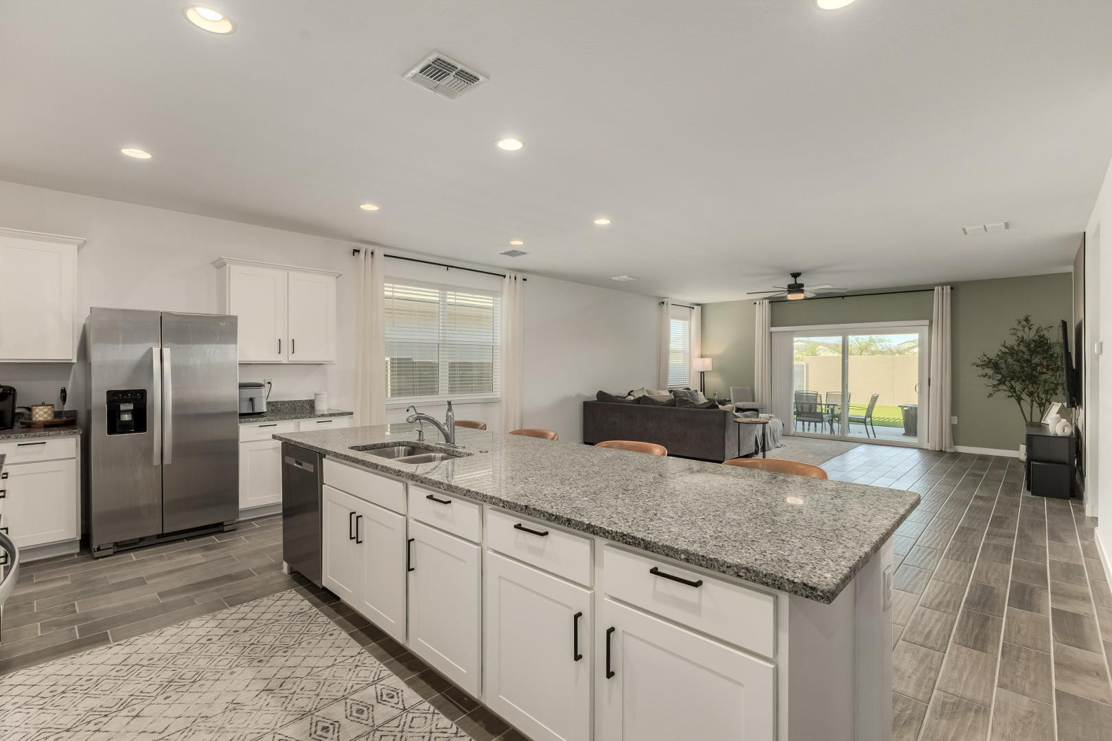 1714 W Starfire Avenue