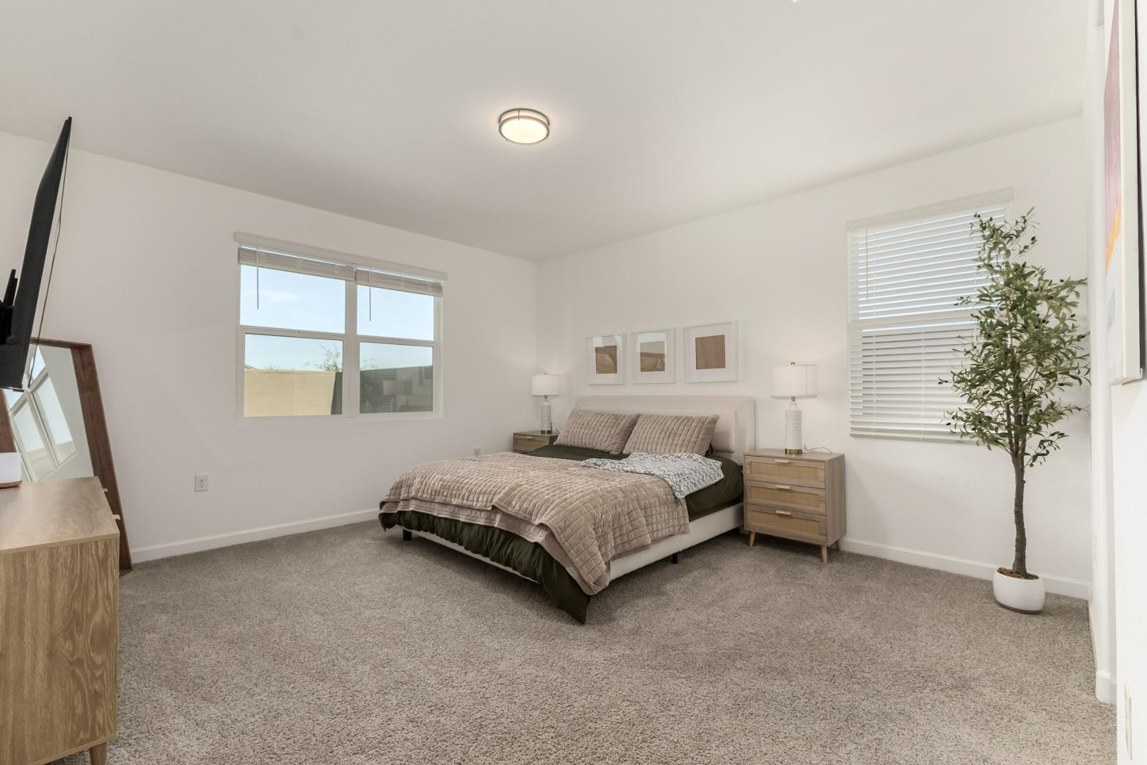 1714 W Starfire Avenue