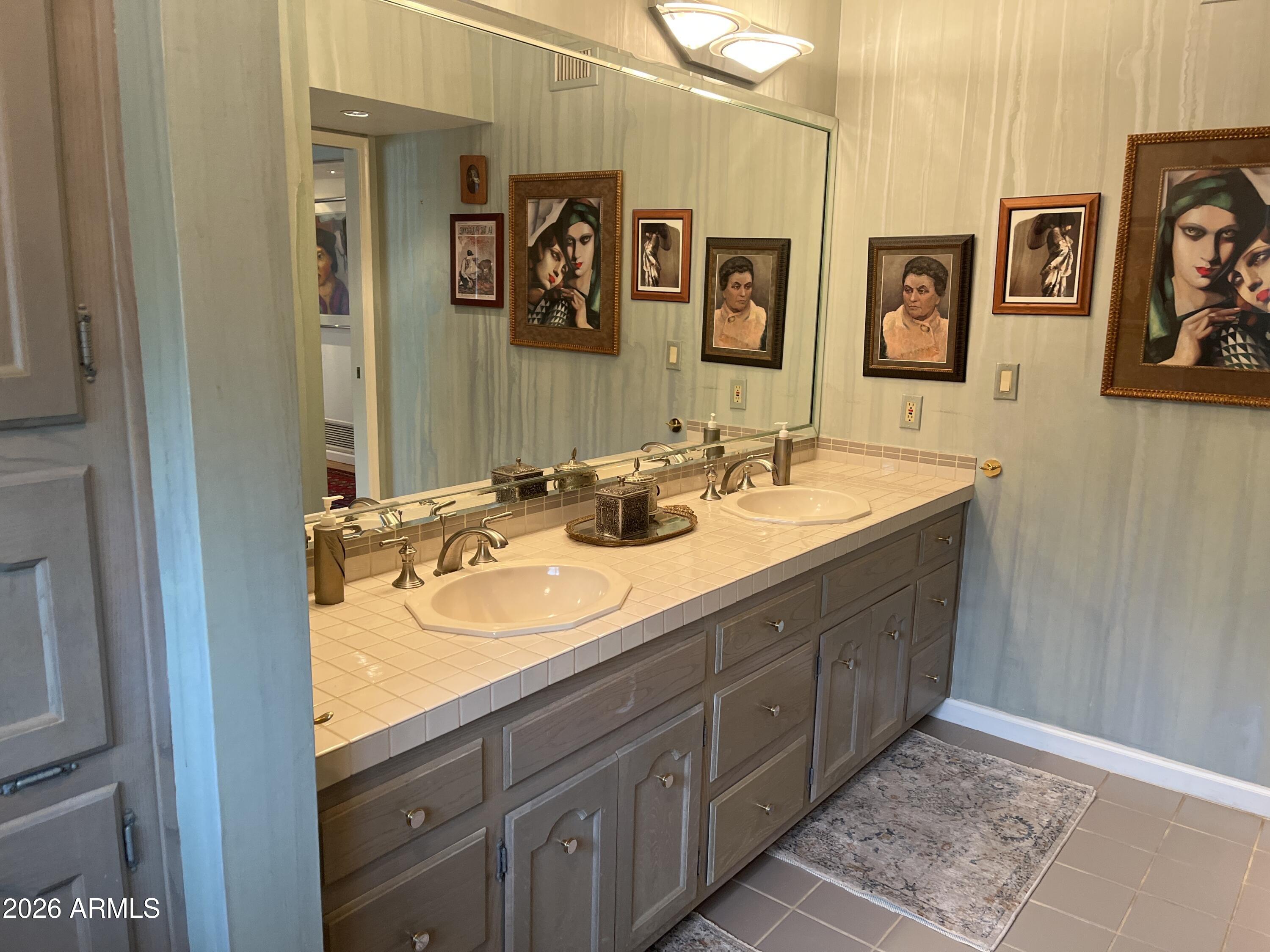 8219 N CHARLES Drive