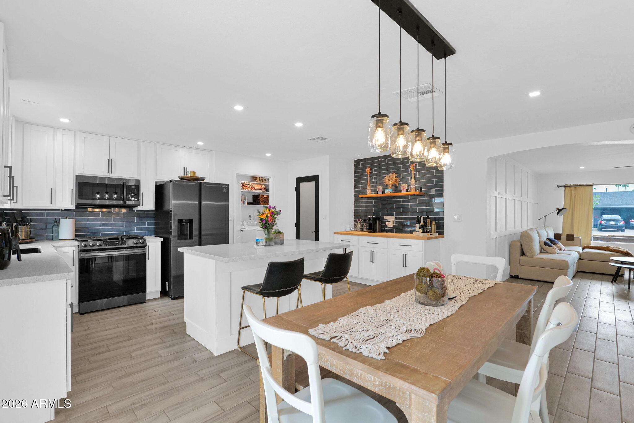 407 E AUBURN Drive