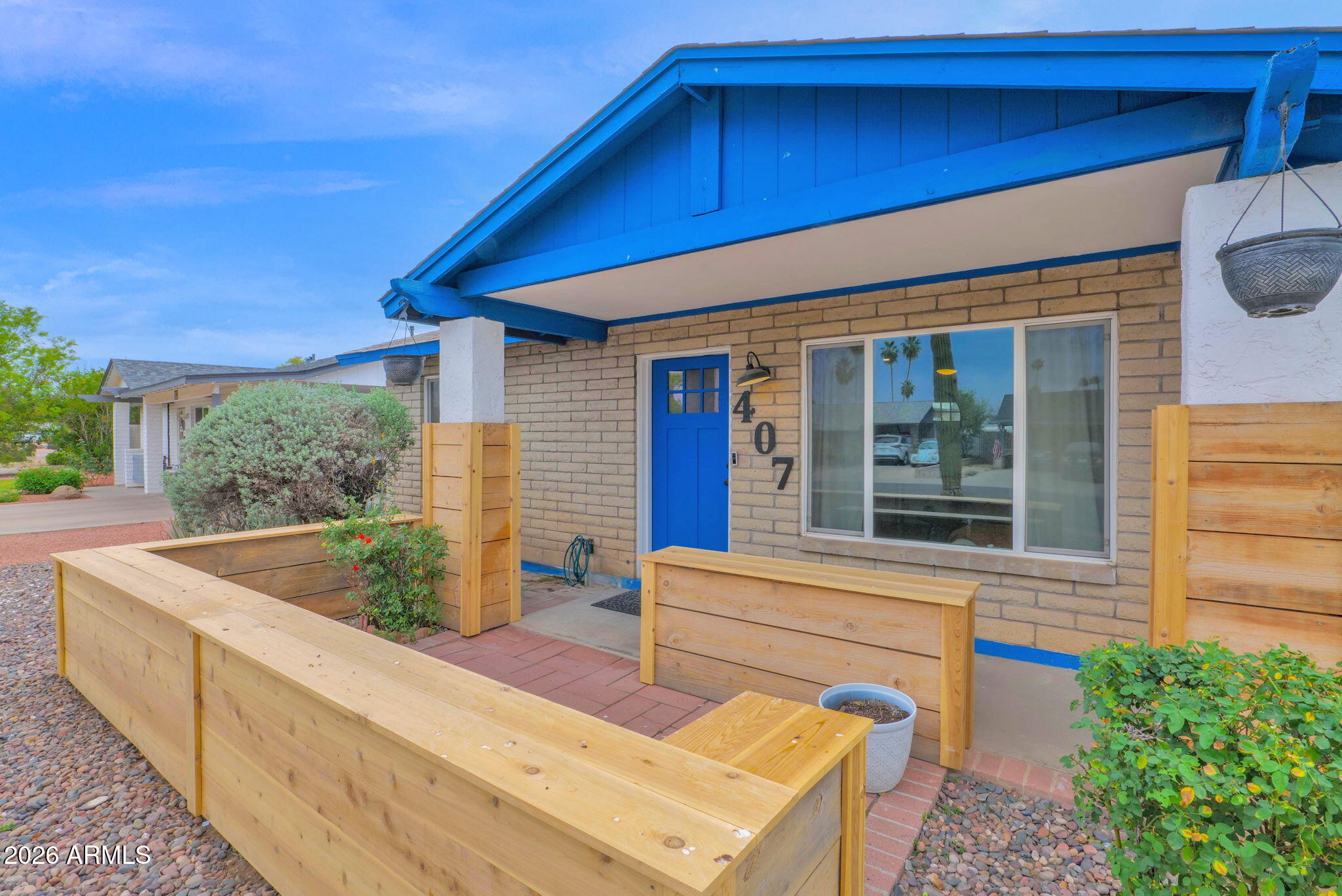 407 E AUBURN Drive
