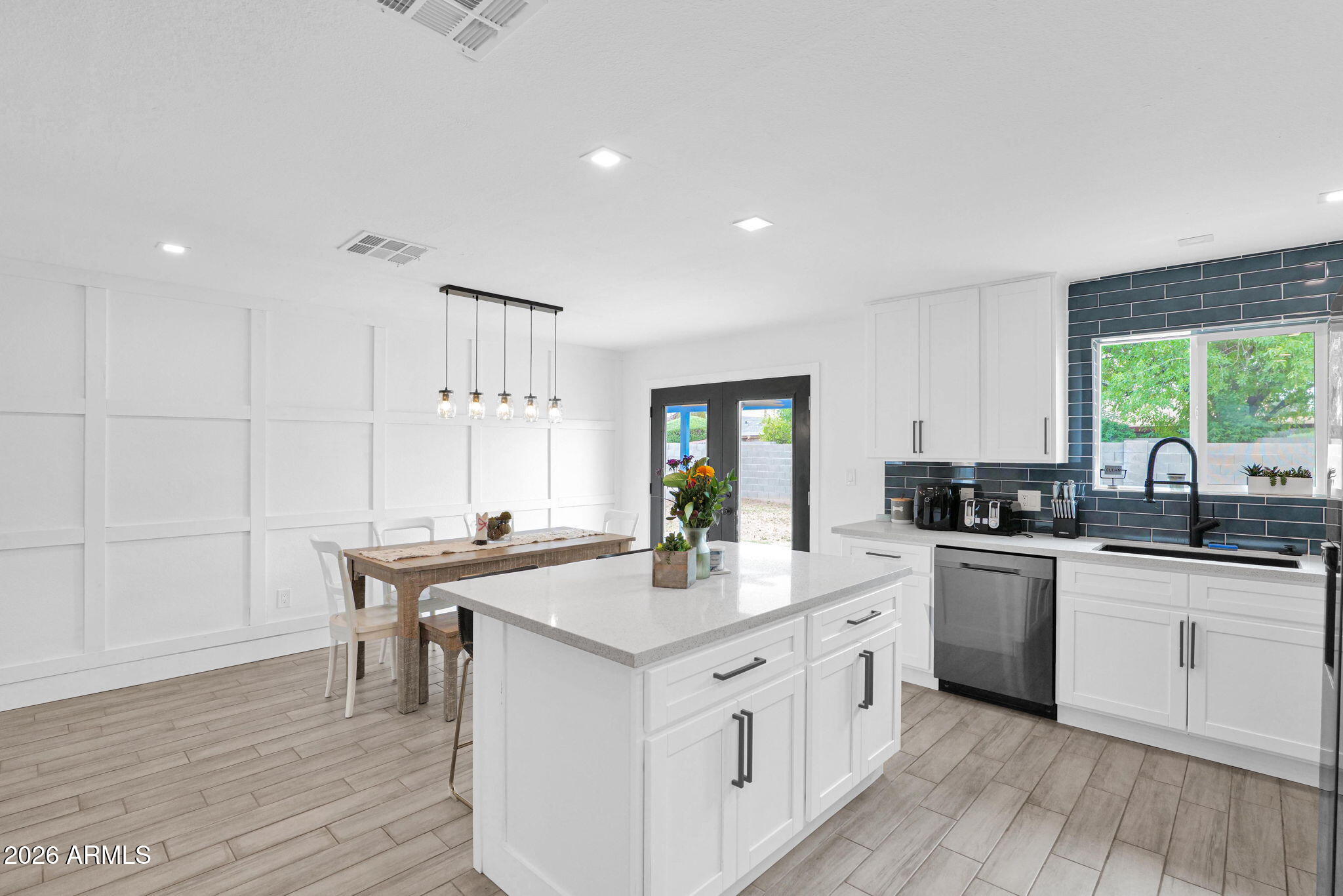 407 E AUBURN Drive
