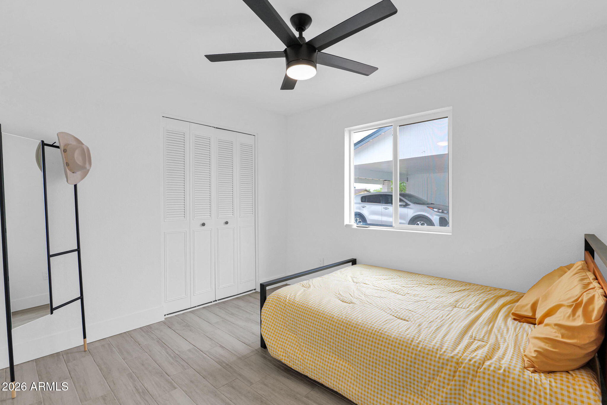 407 E AUBURN Drive
