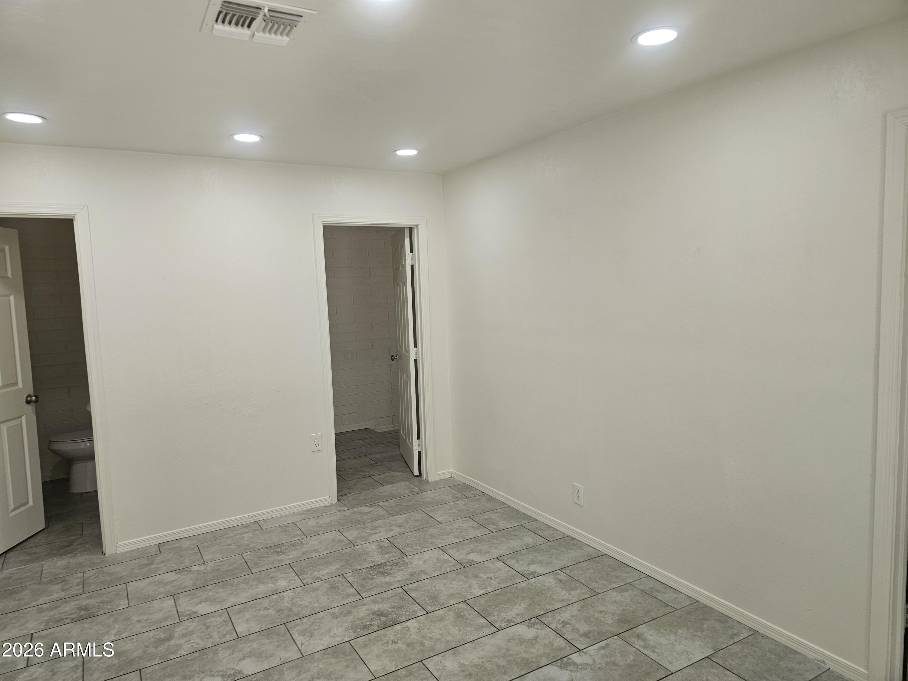 6217 W MEDLOCK Drive