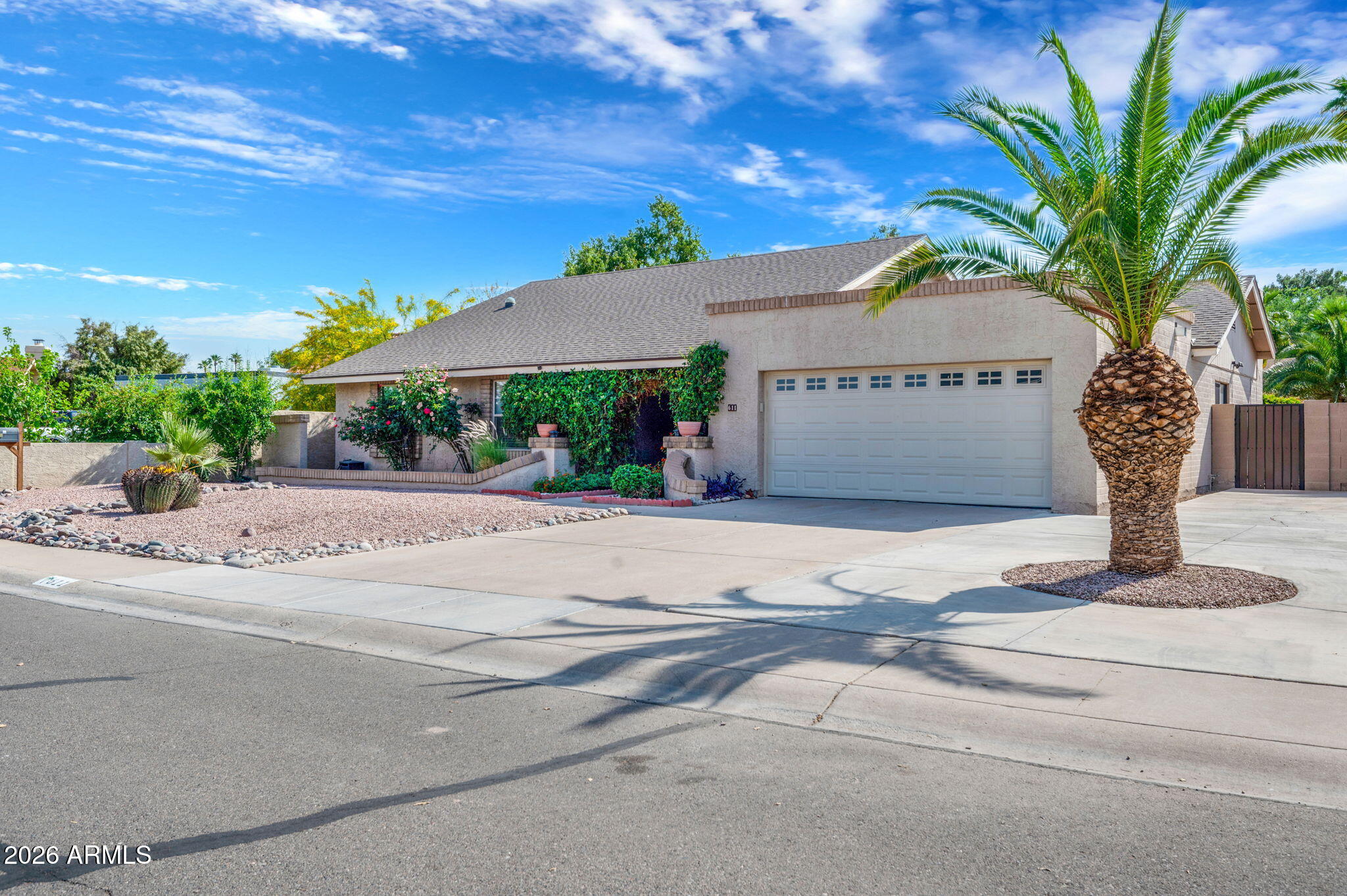 611 W STRAFORD Drive