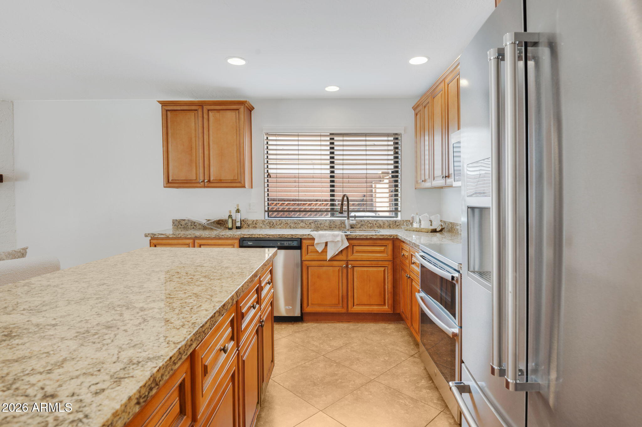 611 W STRAFORD Drive