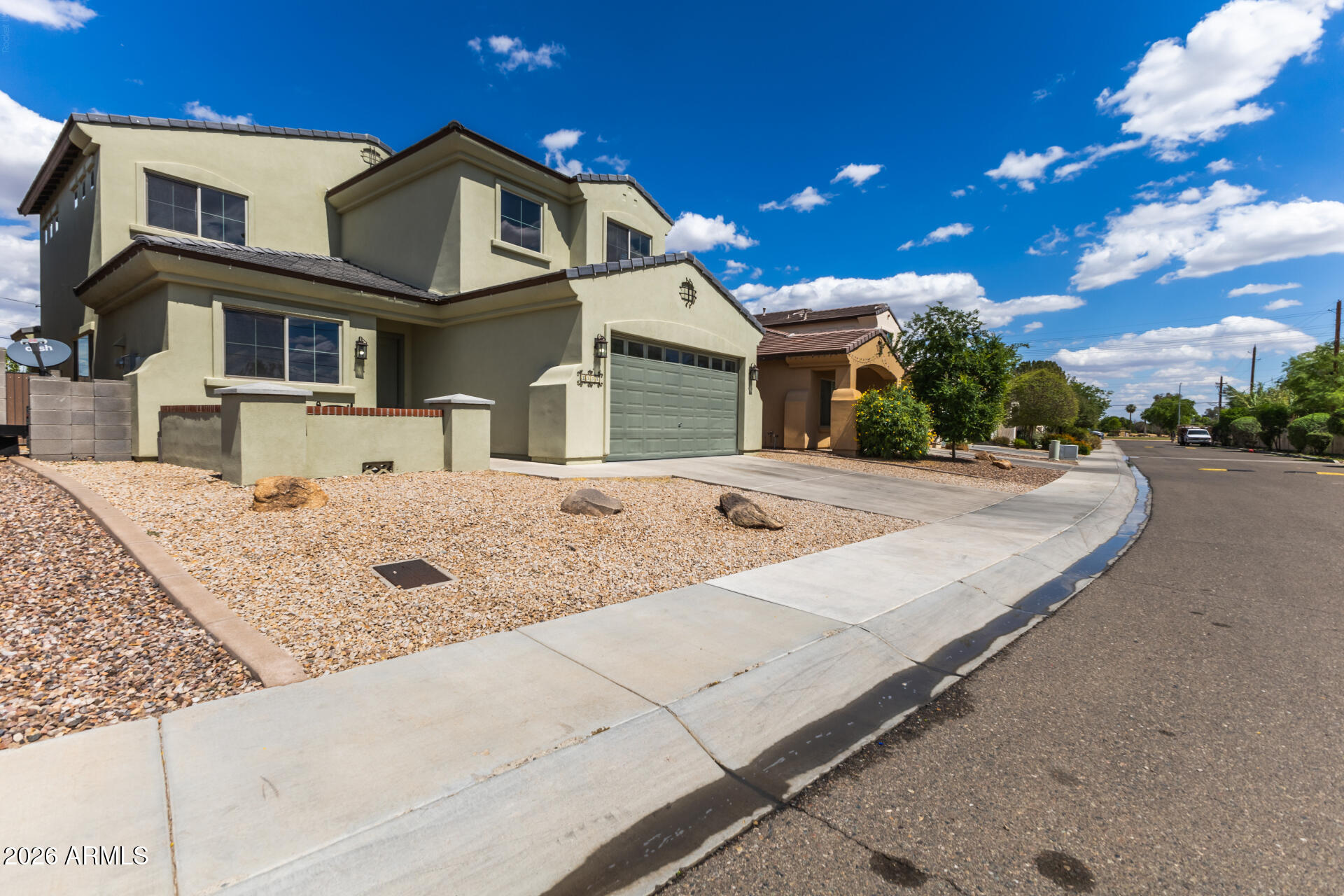 2338 W SIERRA VISTA Drive