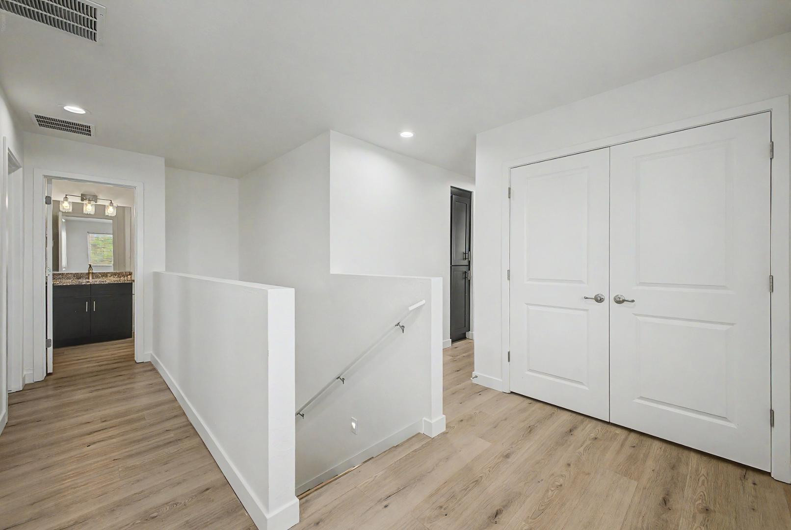 136 W Latona Road