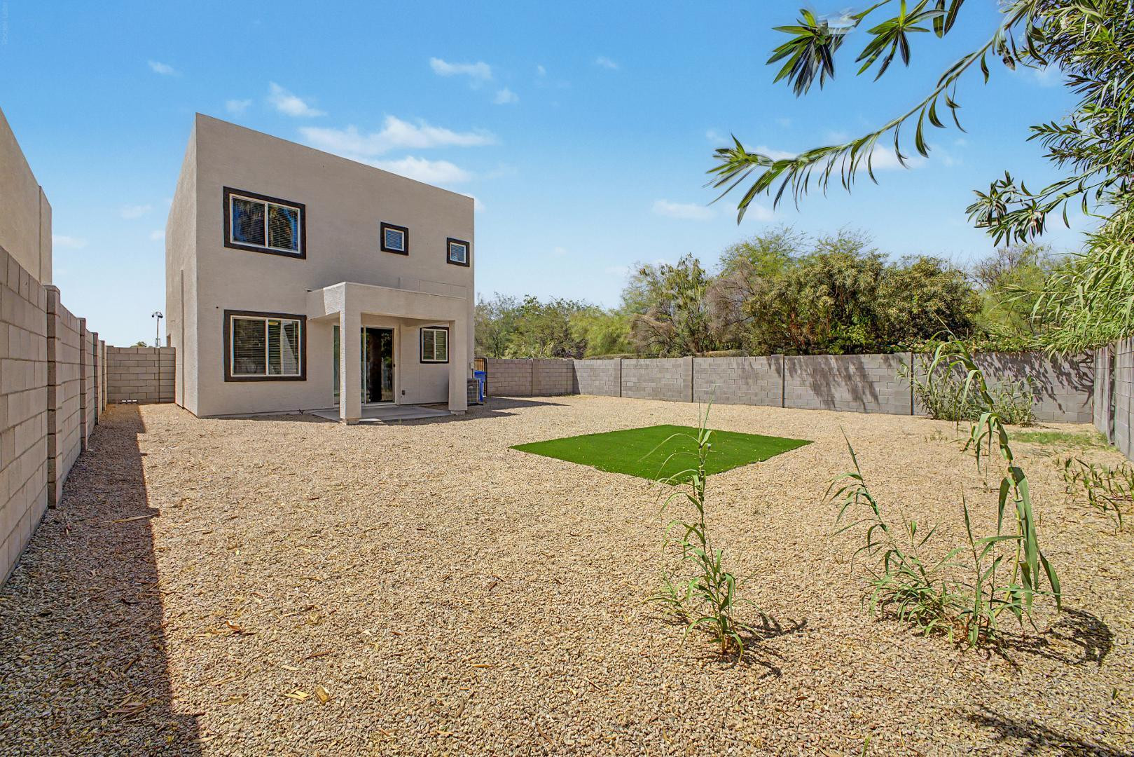 136 W Latona Road