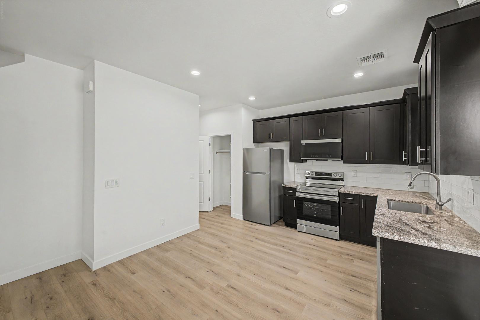 136 W Latona Road