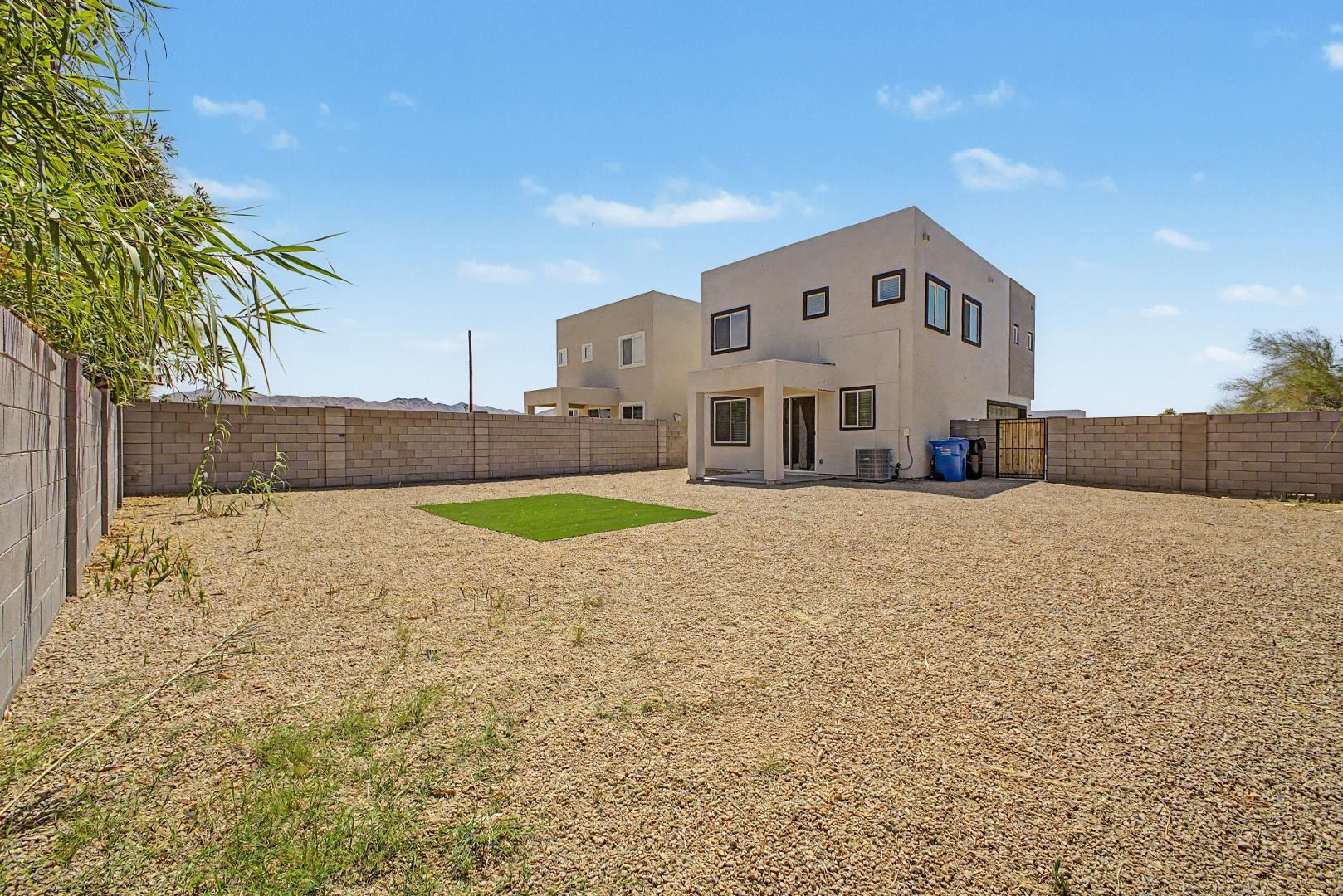 136 W Latona Road