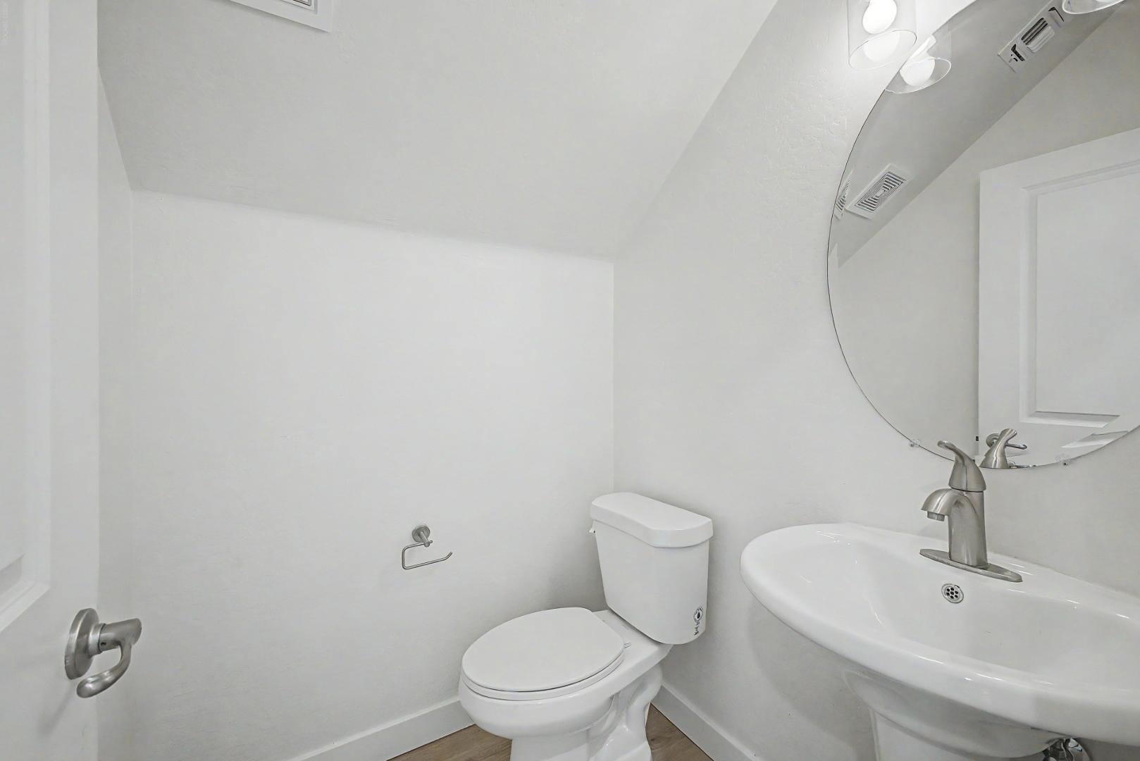 136 W Latona Road