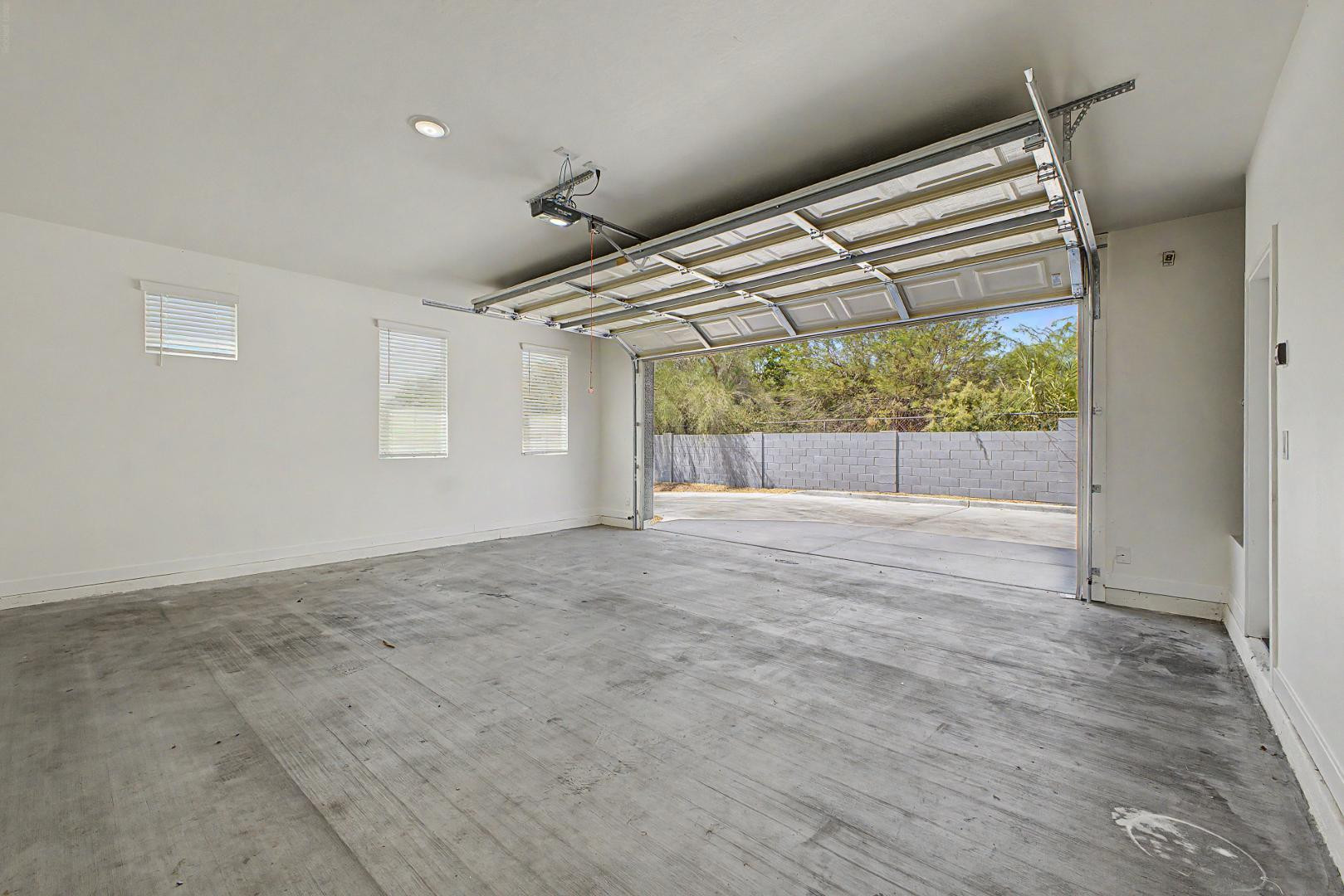136 W Latona Road