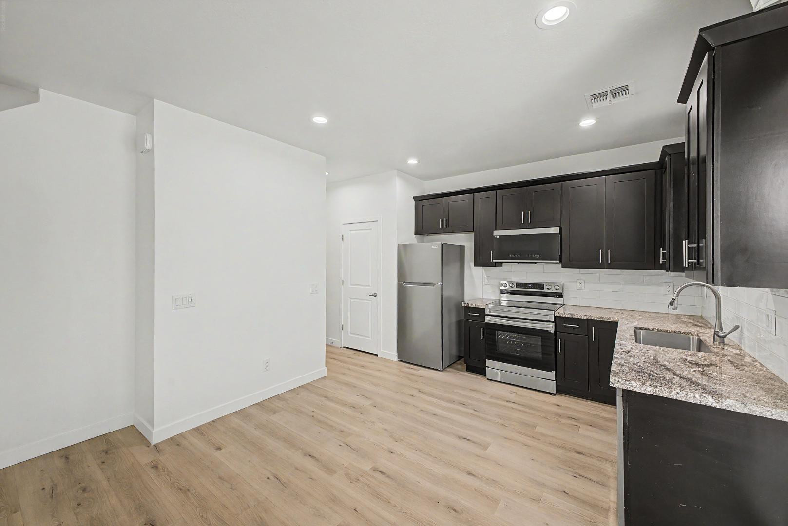 136 W Latona Road