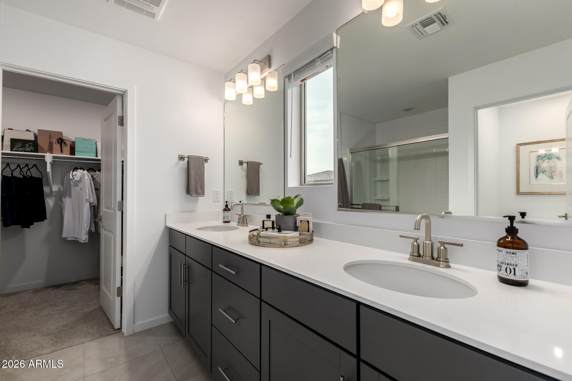 7434 W NORTHVIEW Avenue