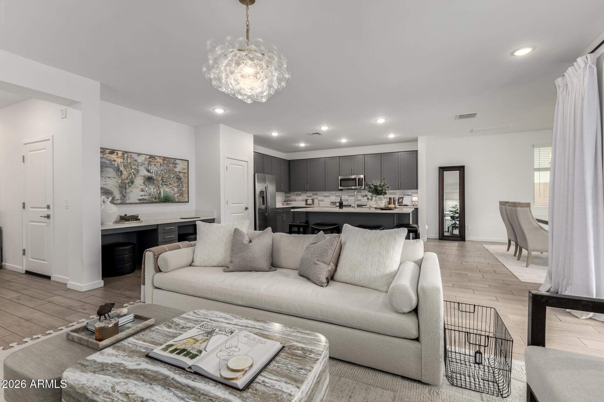 7434 W NORTHVIEW Avenue