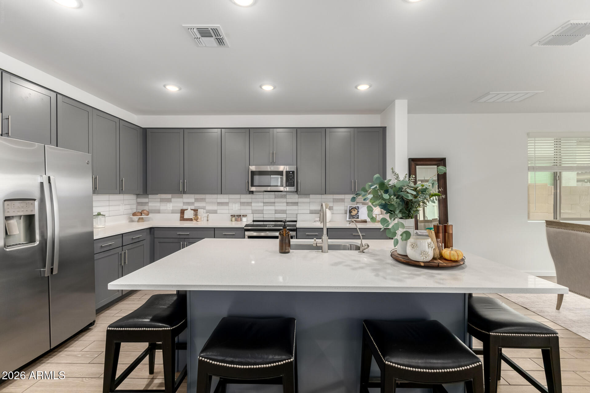 7434 W NORTHVIEW Avenue