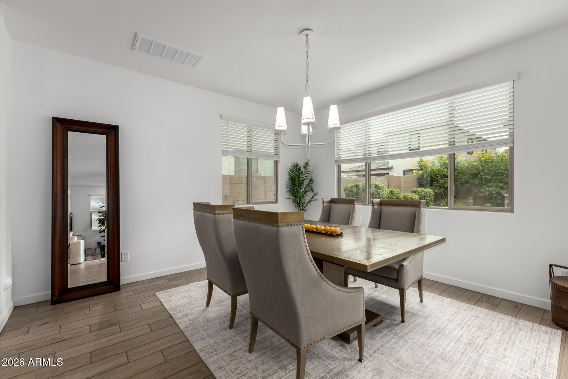 7434 W NORTHVIEW Avenue