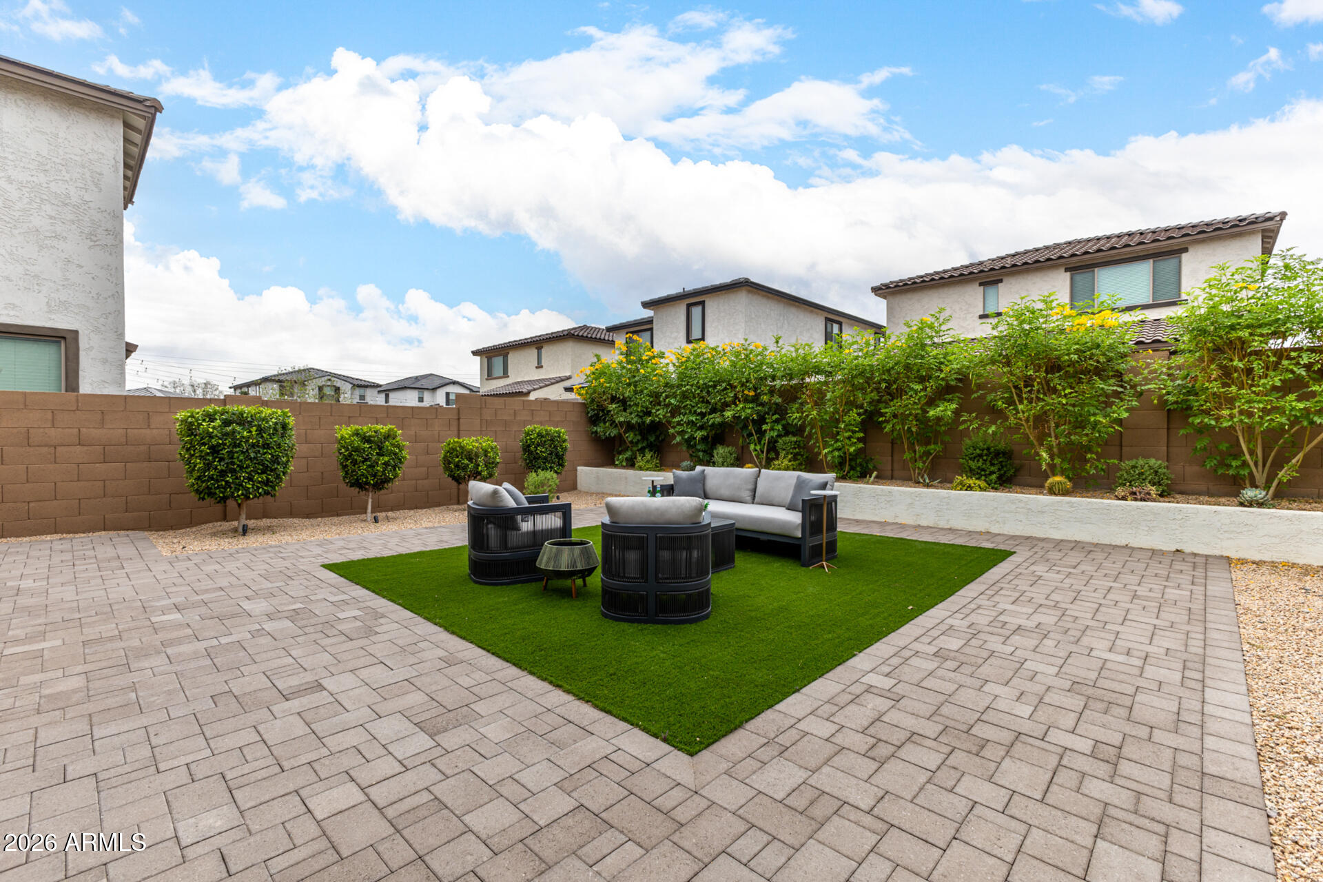 7434 W NORTHVIEW Avenue