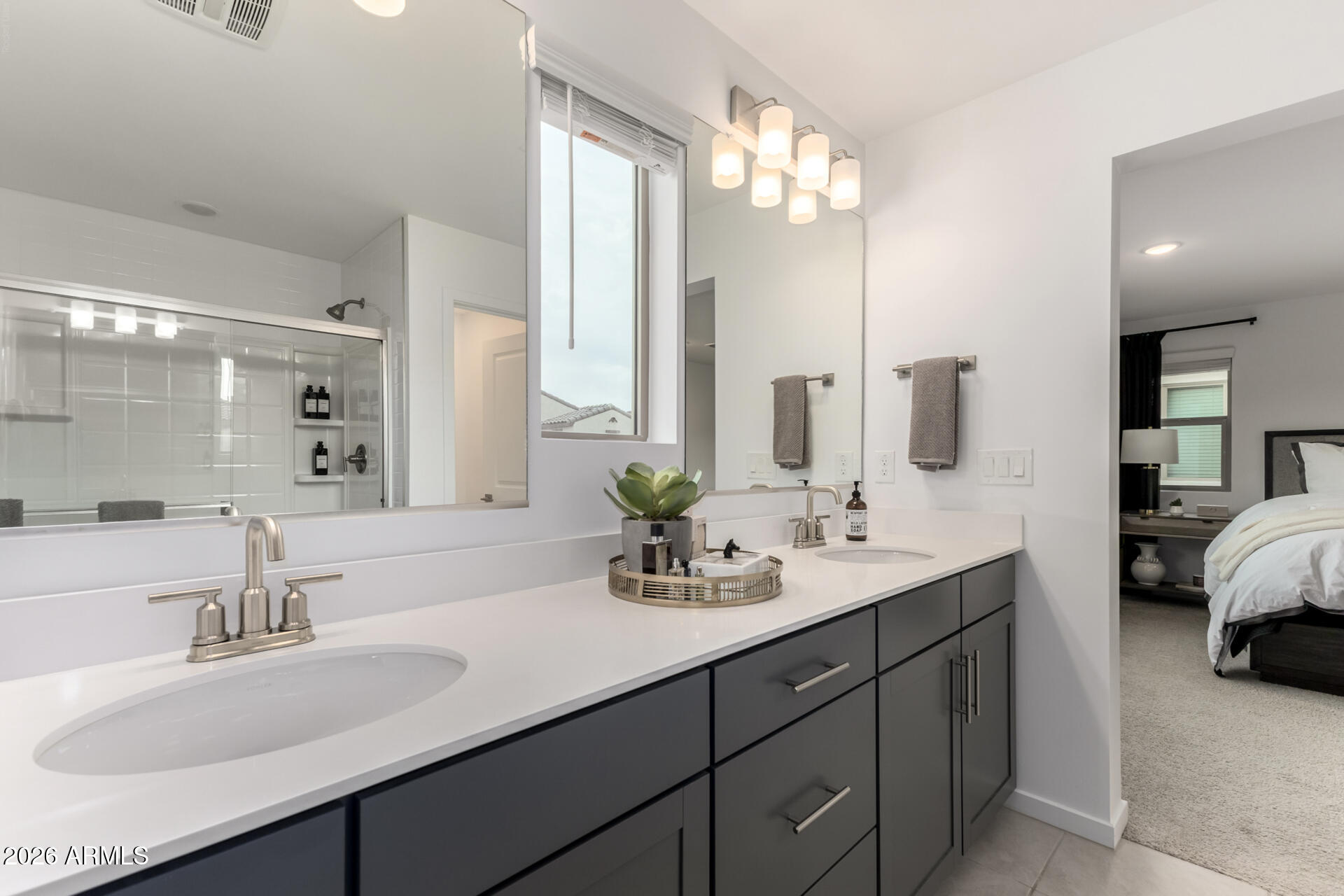 7434 W NORTHVIEW Avenue