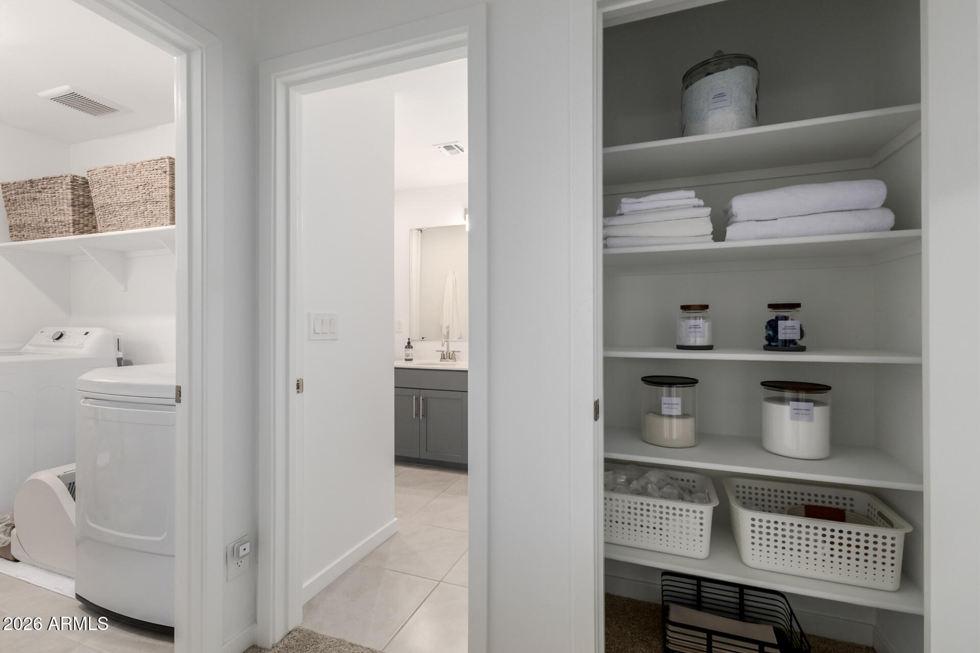 7434 W NORTHVIEW Avenue