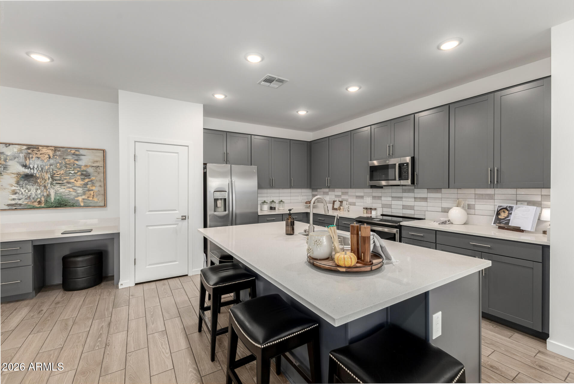 7434 W NORTHVIEW Avenue