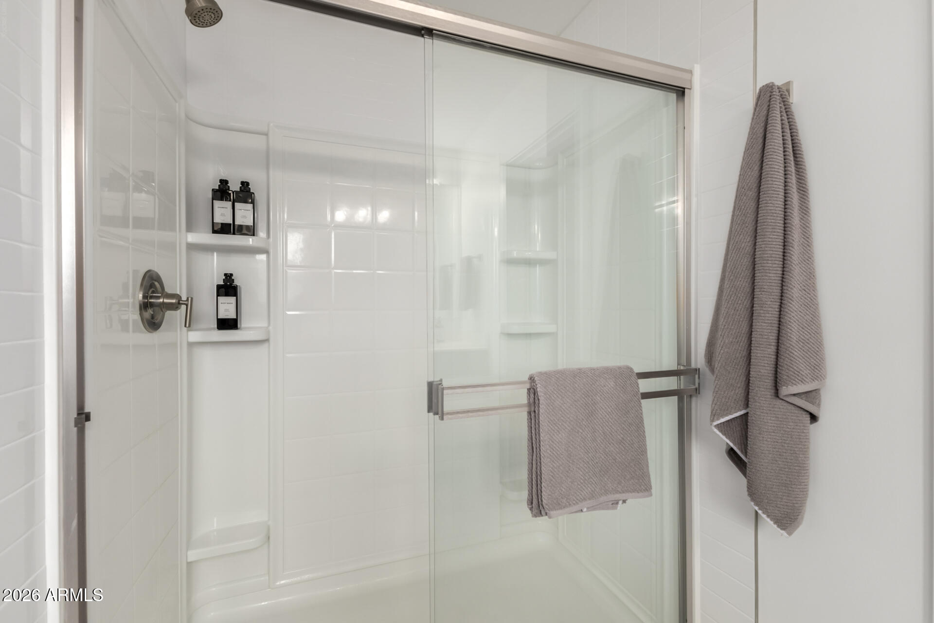 7434 W NORTHVIEW Avenue