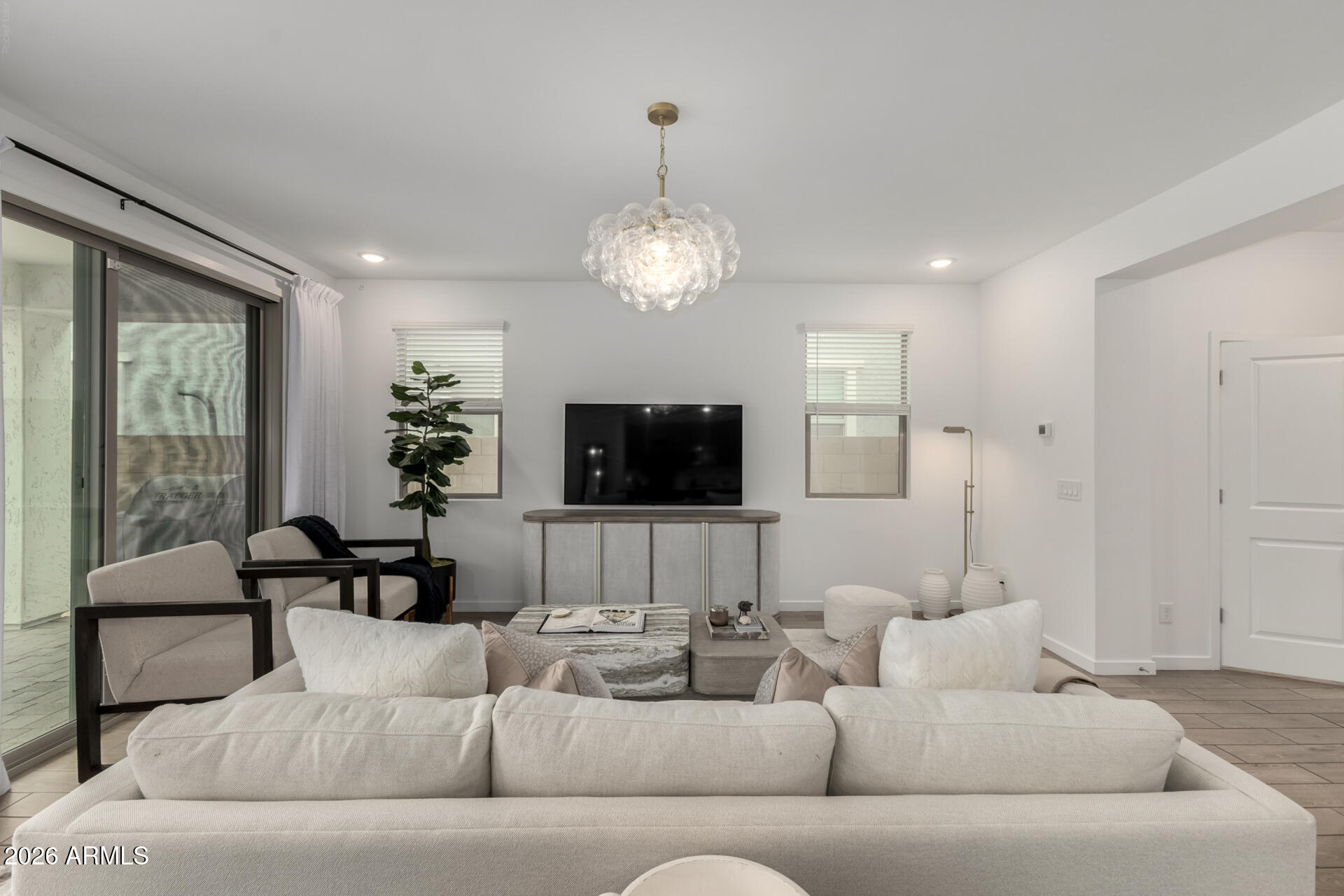 7434 W NORTHVIEW Avenue