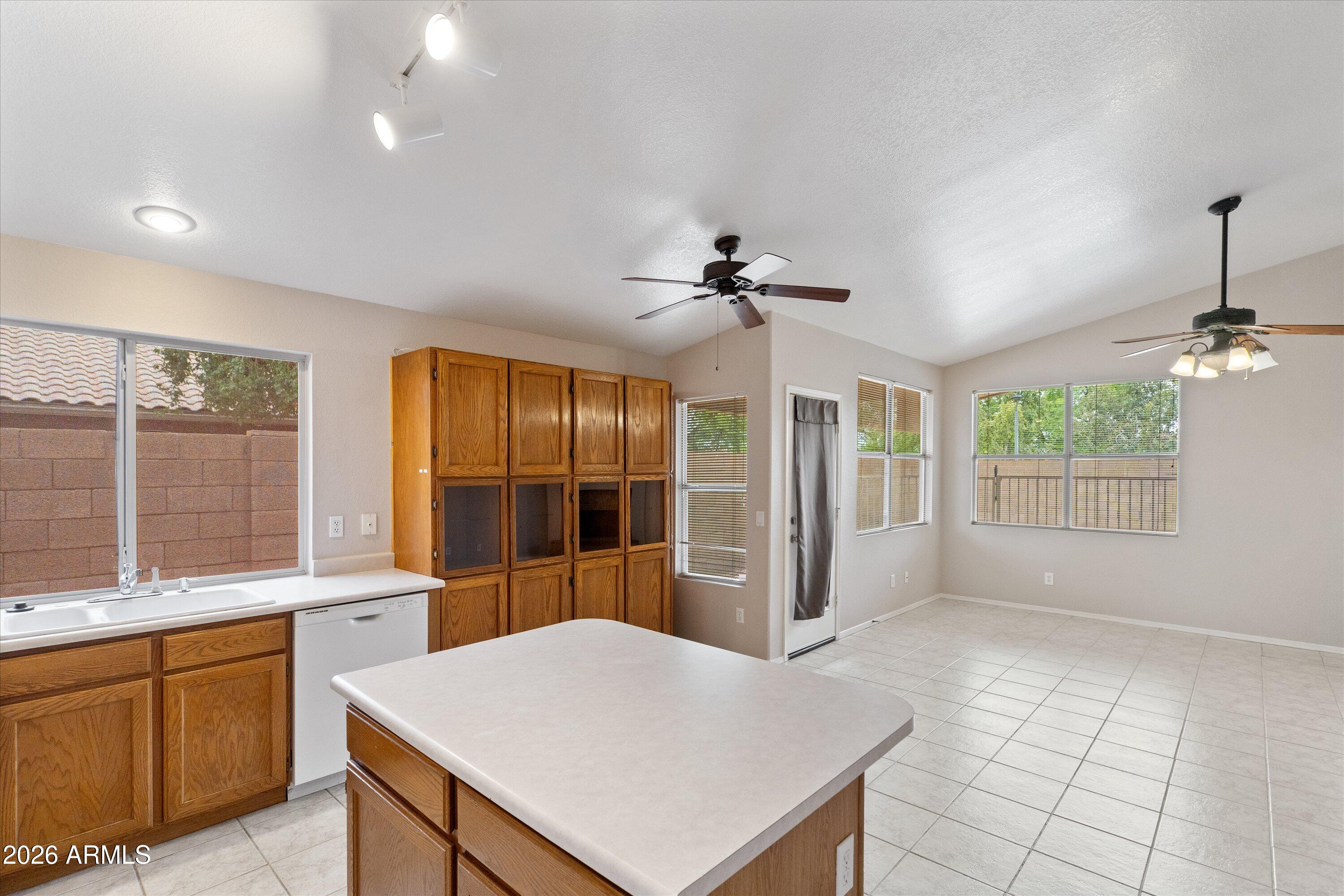 1269 E CENTURY Avenue