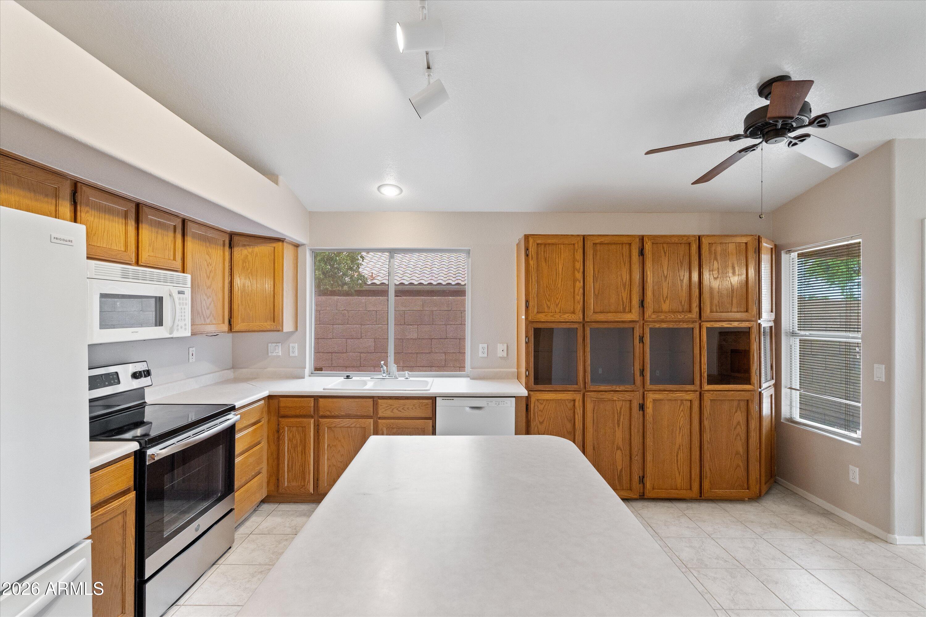 1269 E CENTURY Avenue