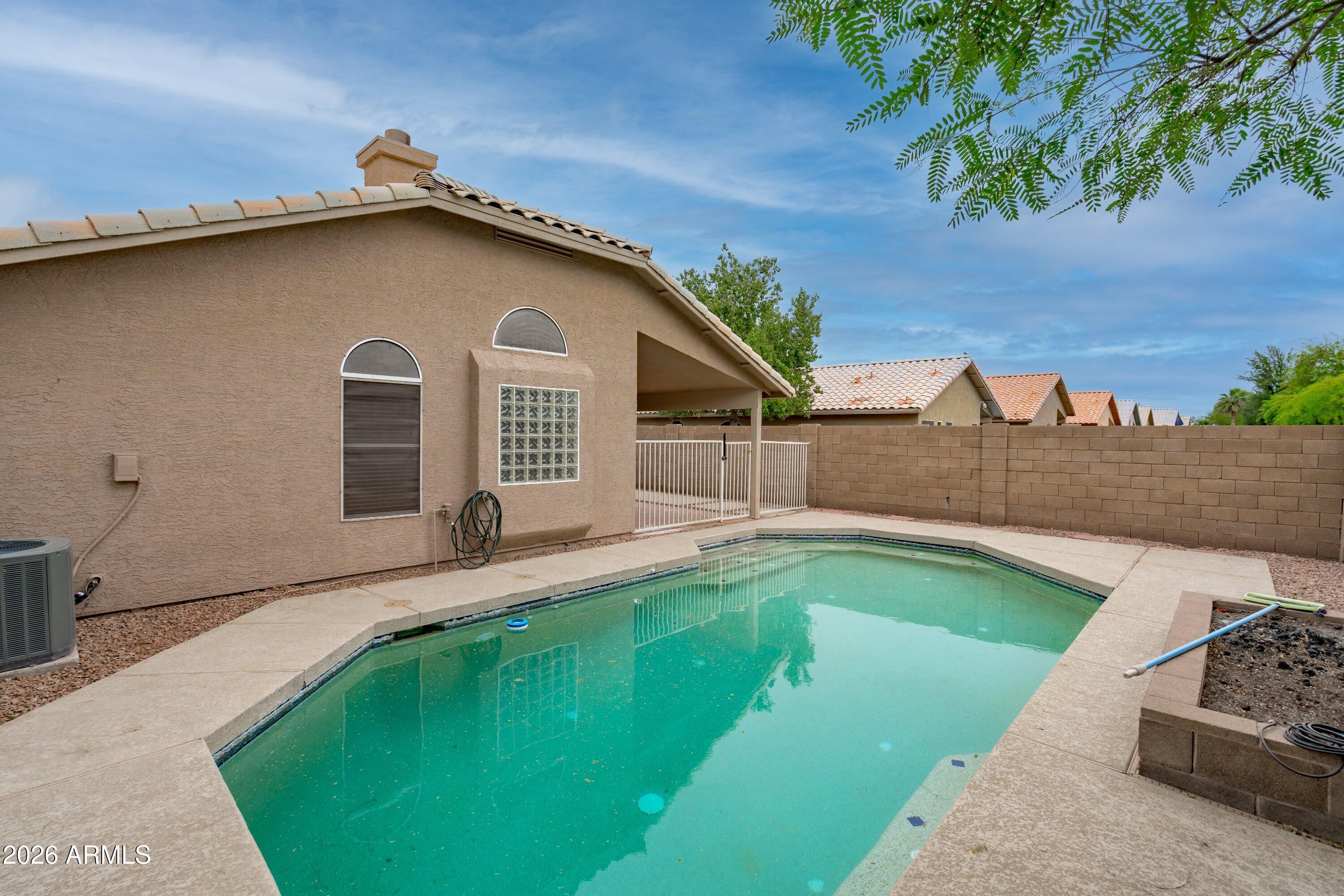 1269 E CENTURY Avenue