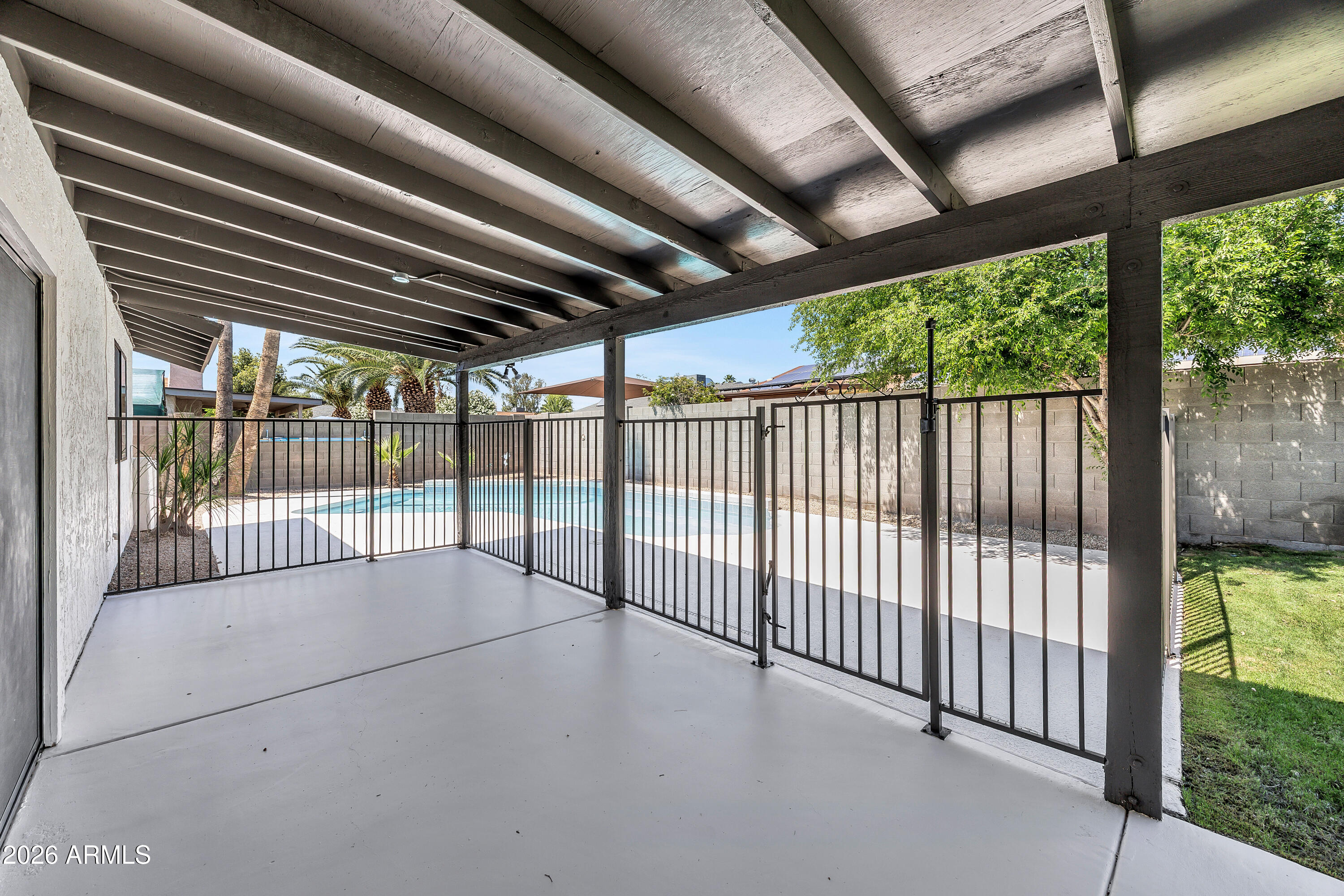 5720 W GREENBRIAR Drive