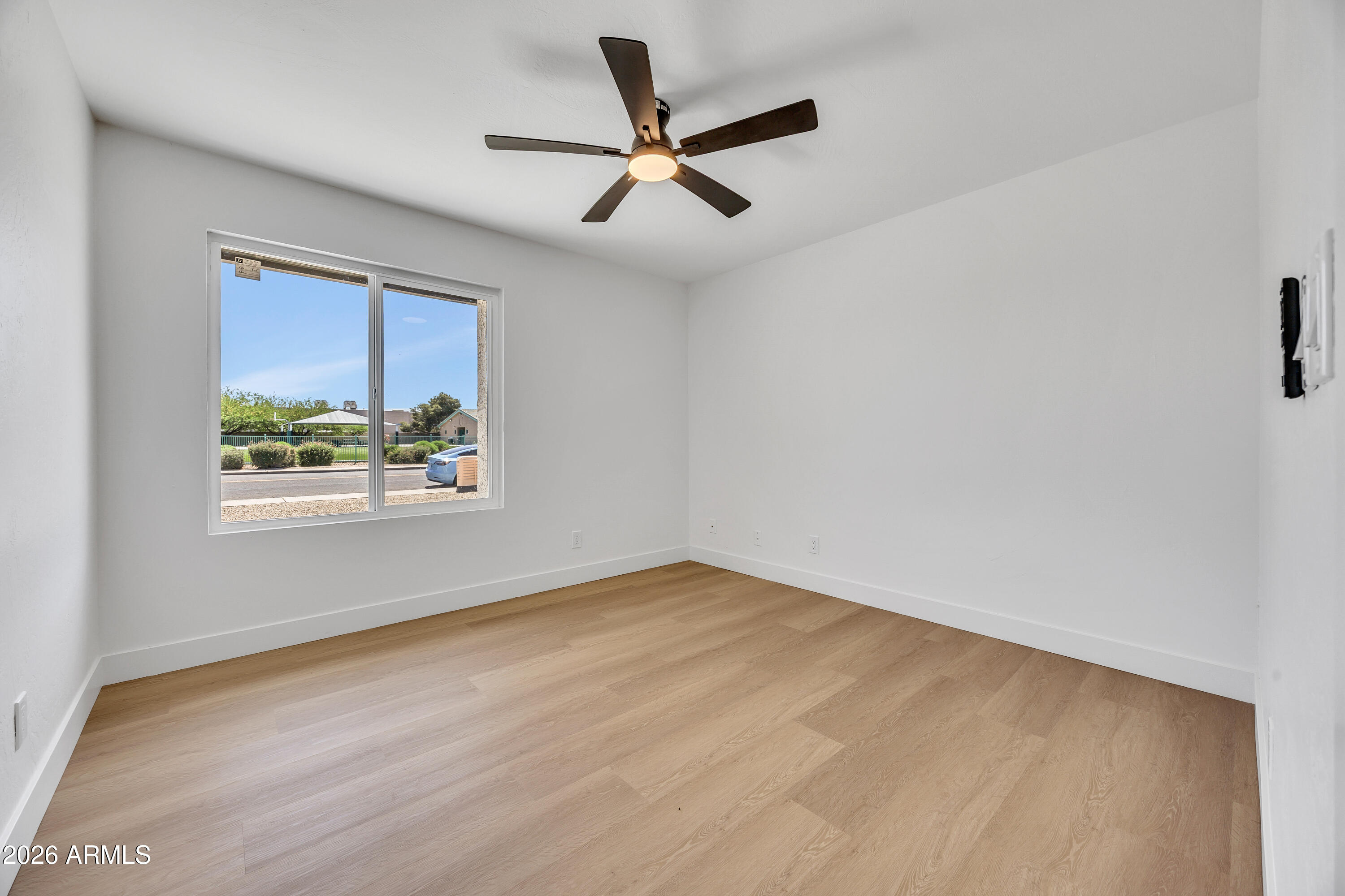 5720 W GREENBRIAR Drive
