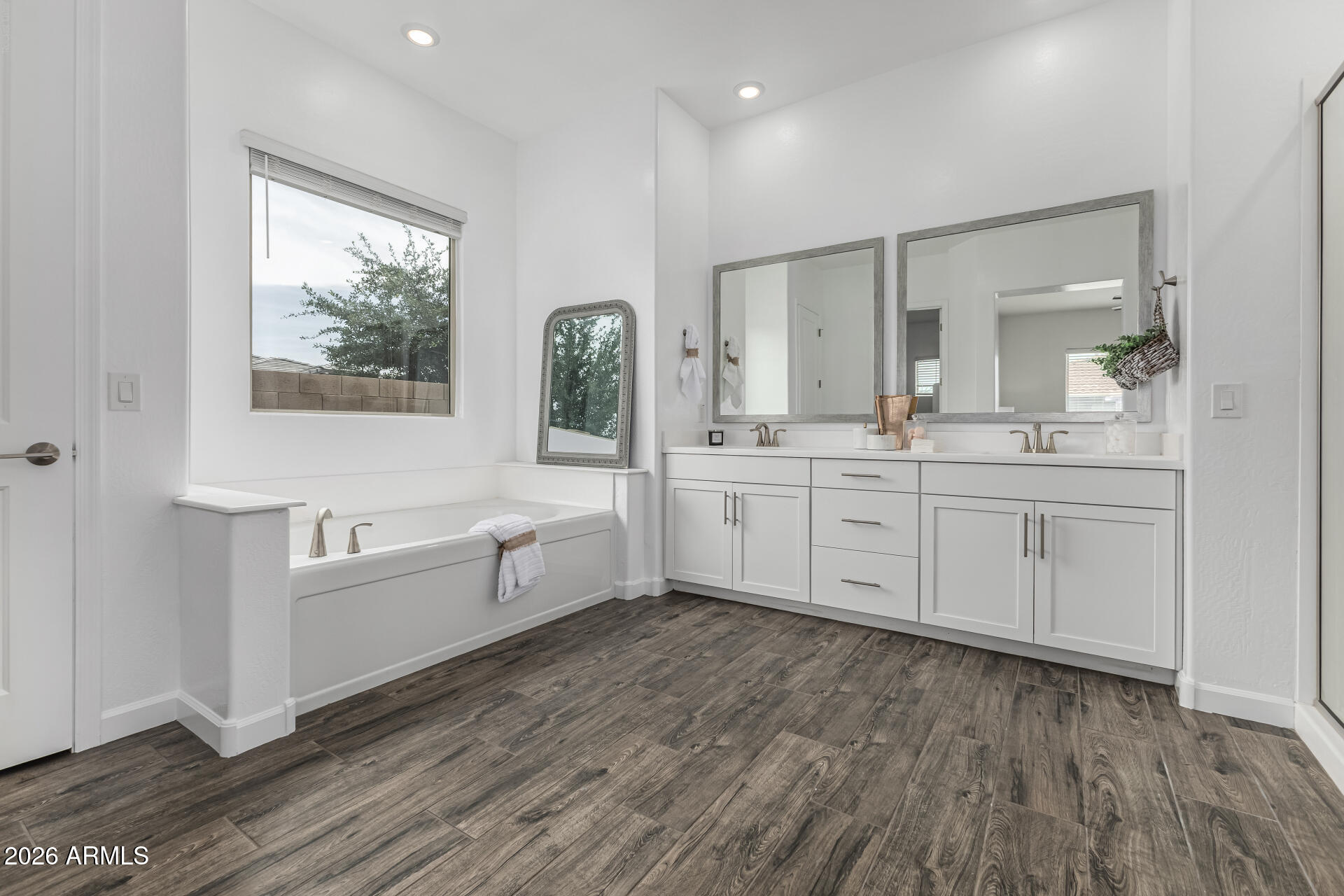 21778 E VIA DE ARBOLES