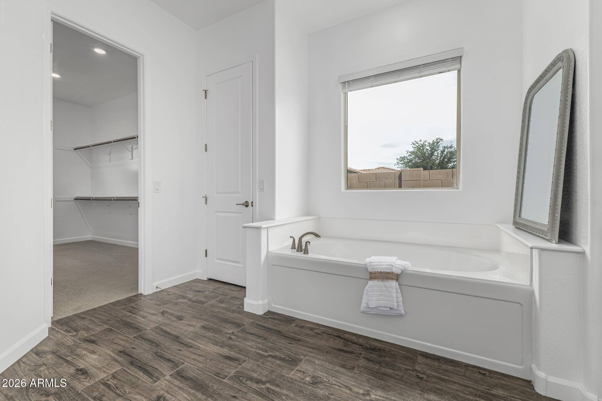 21778 E VIA DE ARBOLES