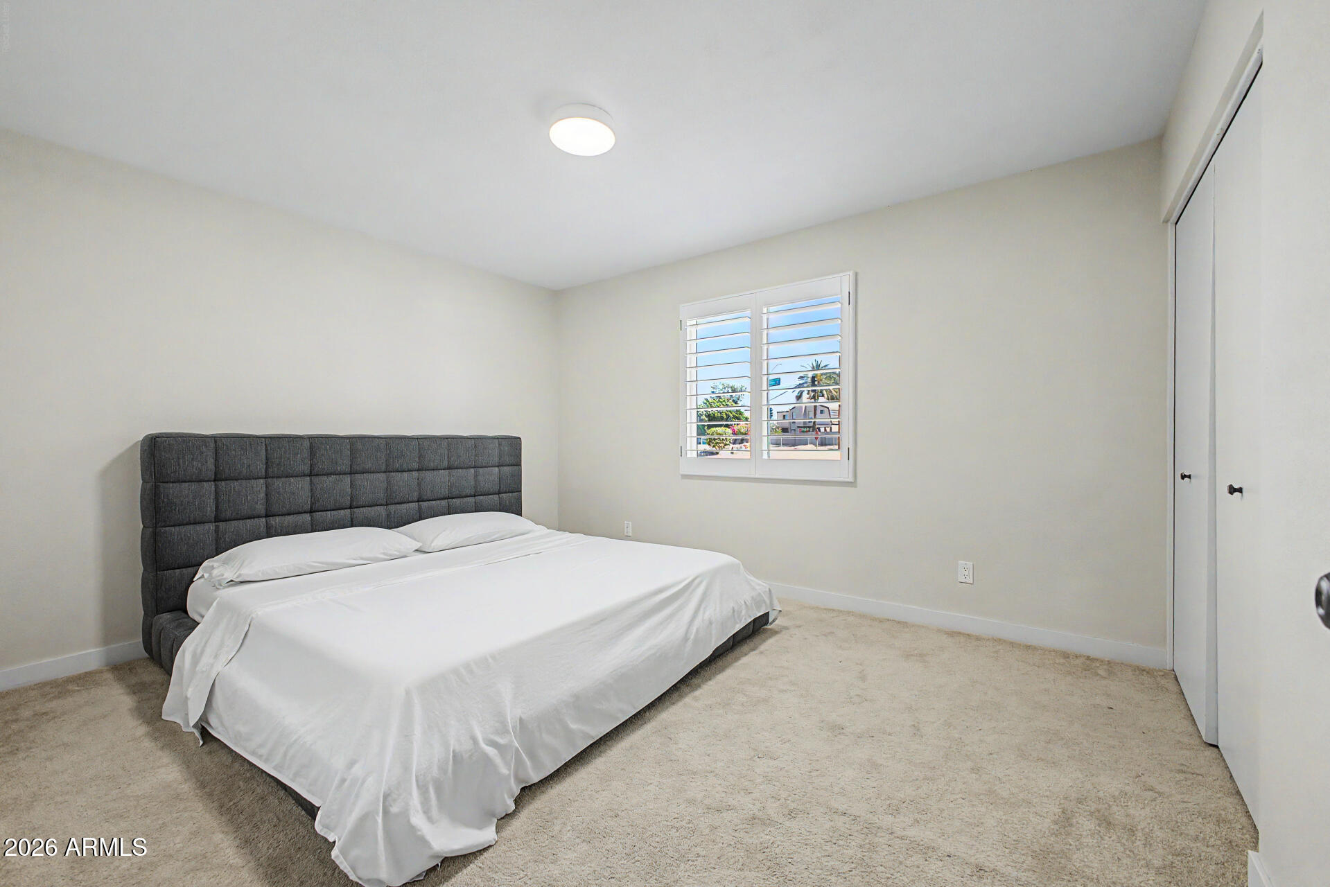 1501 W DUNLAP Avenue