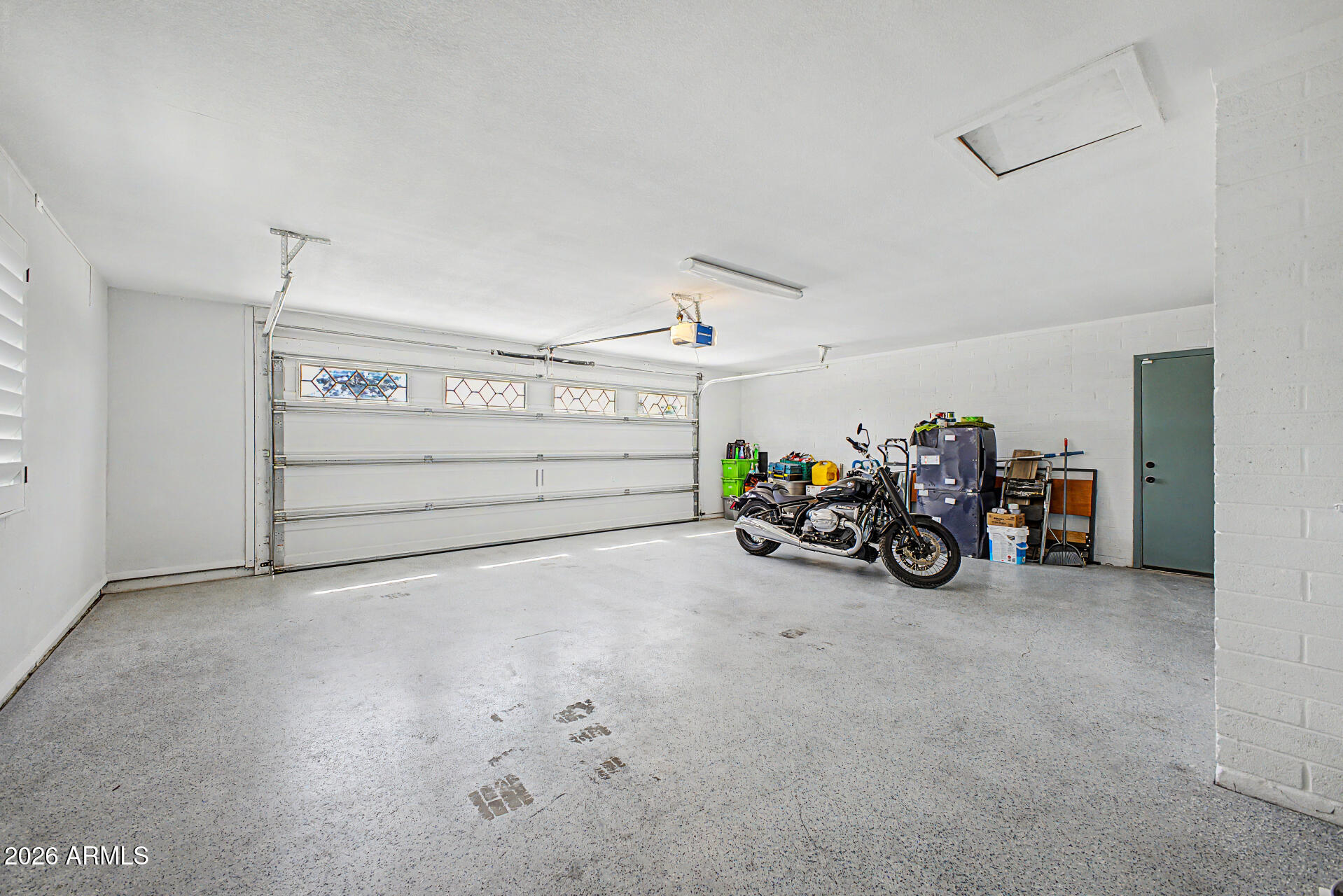 1501 W DUNLAP Avenue