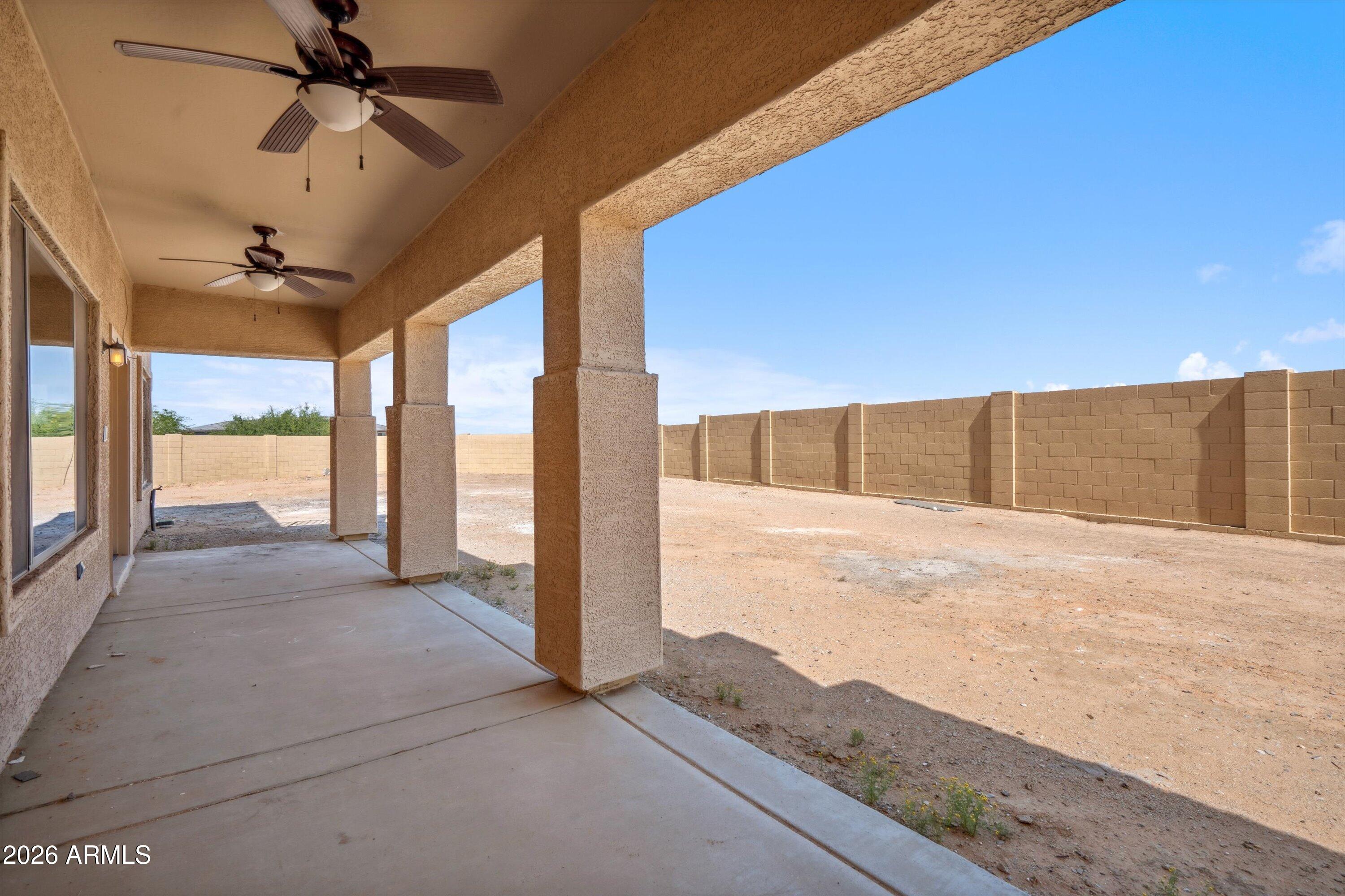 1712 E JOELLE Drive