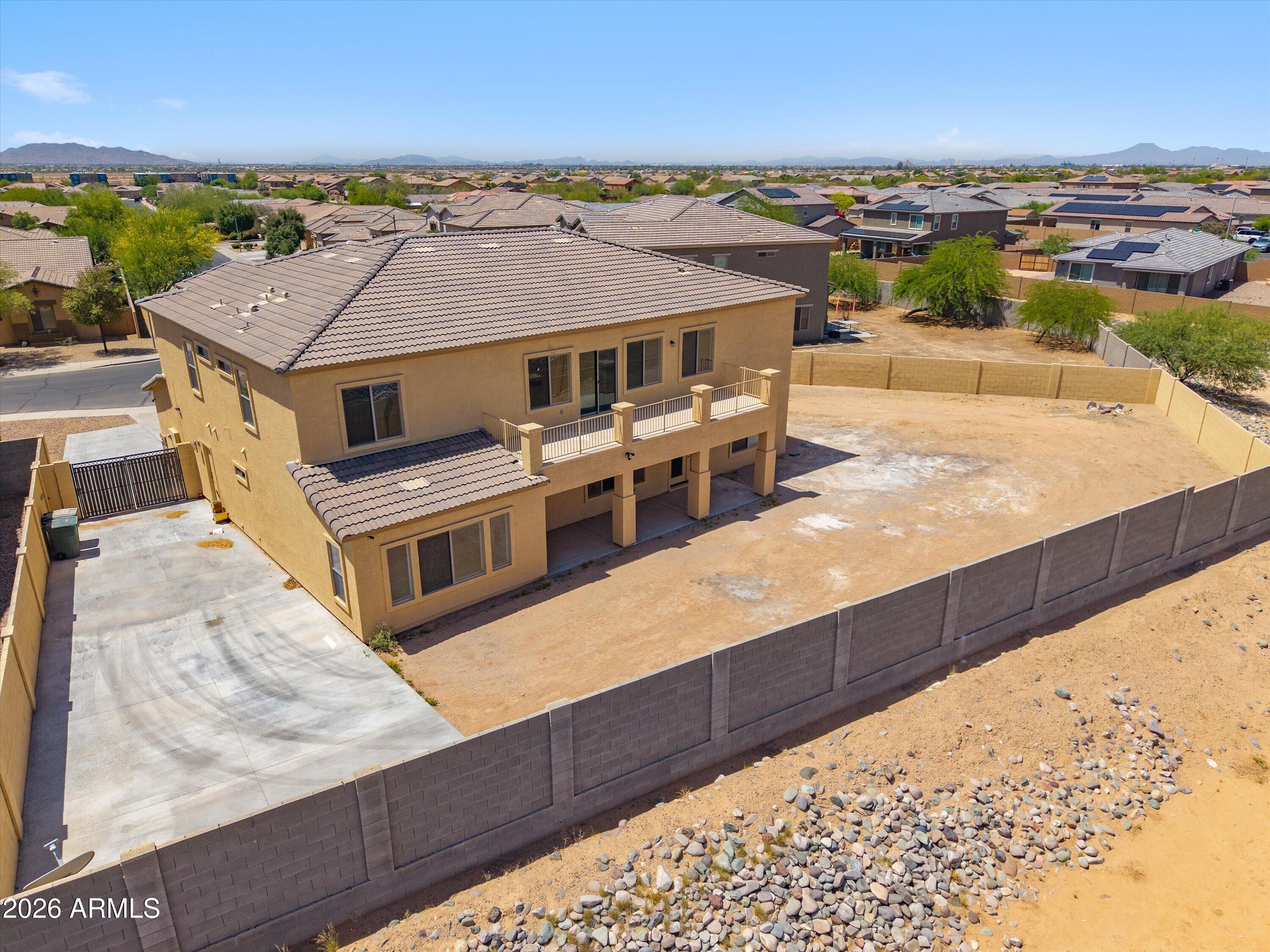 1712 E JOELLE Drive