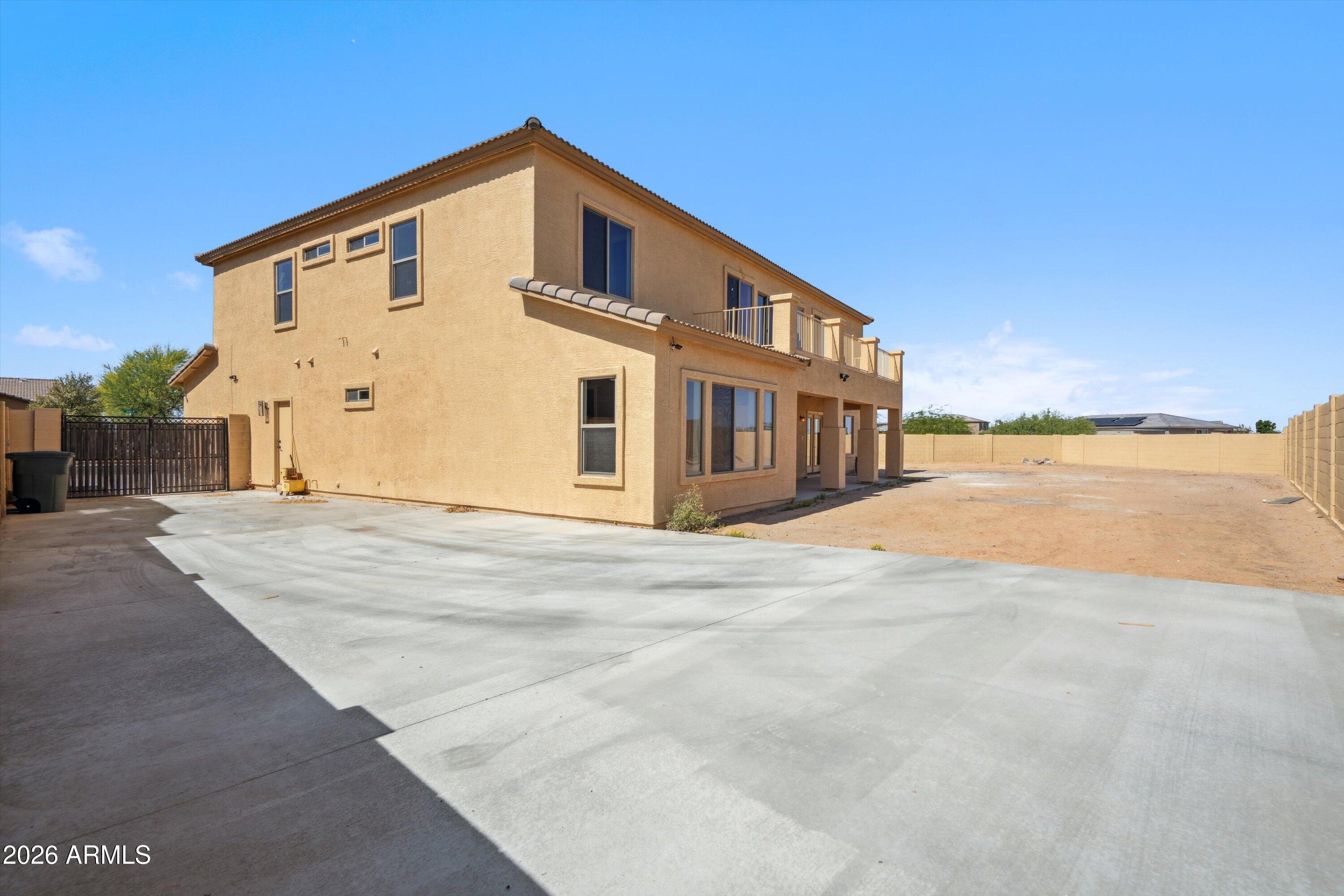 1712 E JOELLE Drive
