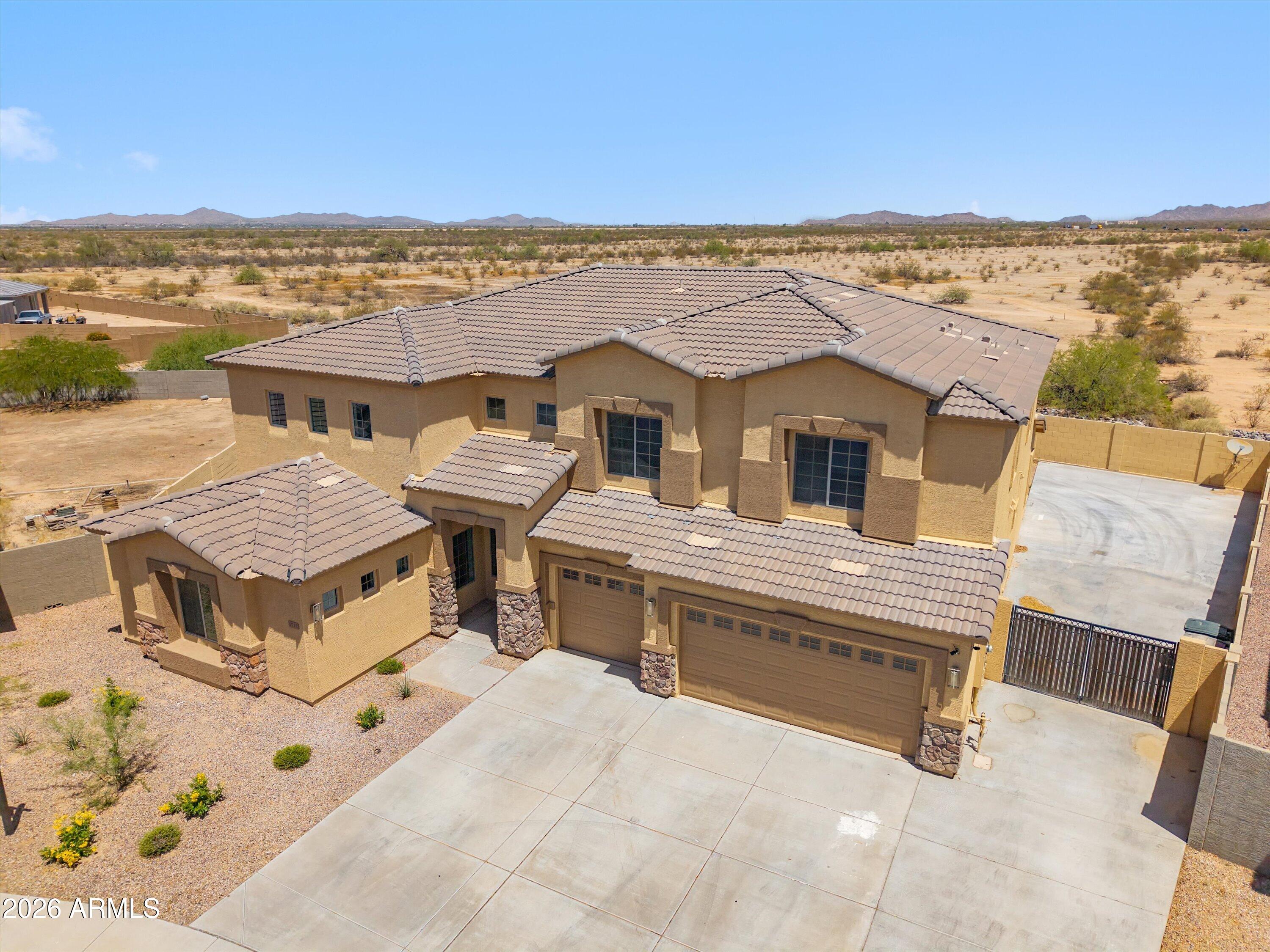 1712 E JOELLE Drive