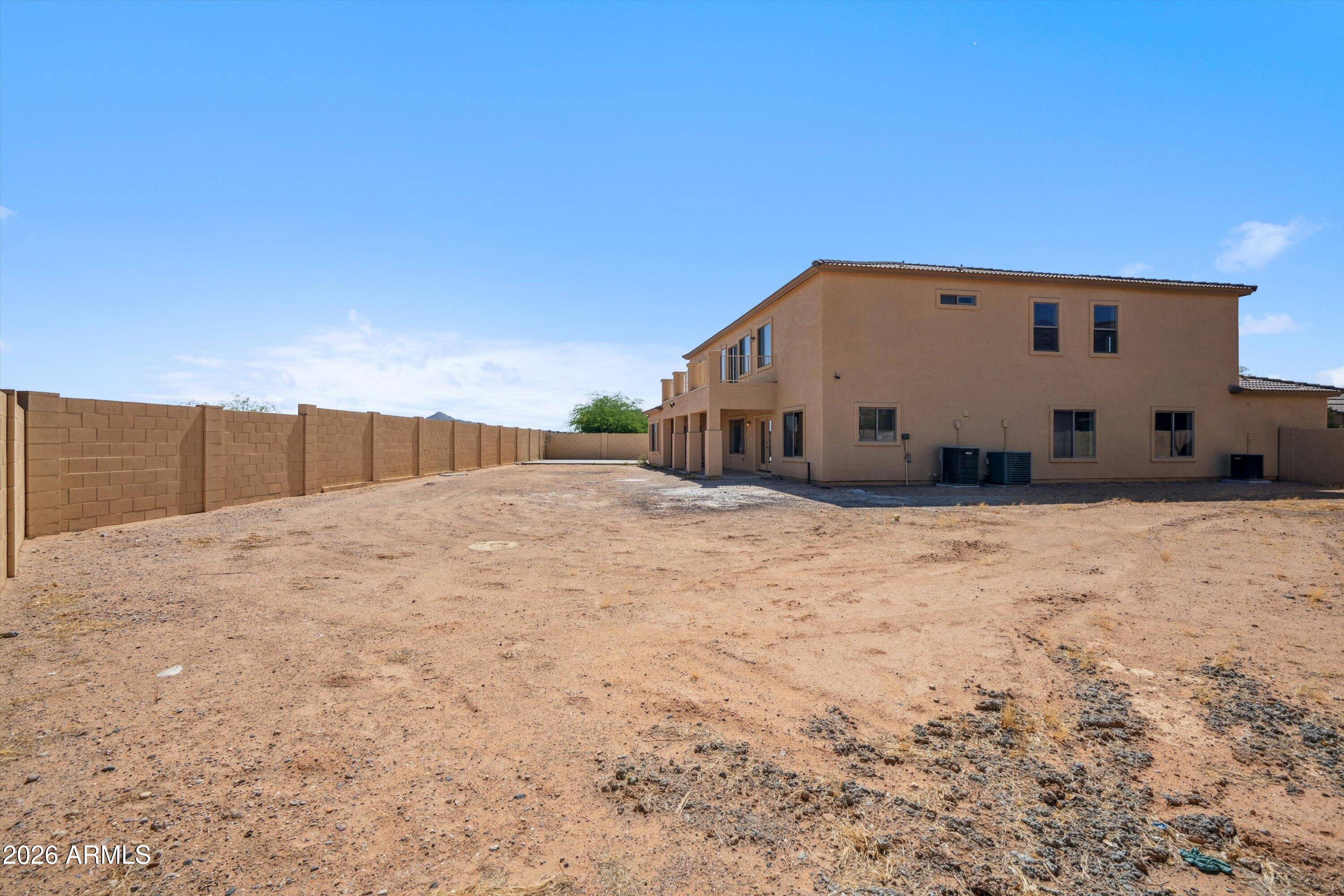 1712 E JOELLE Drive