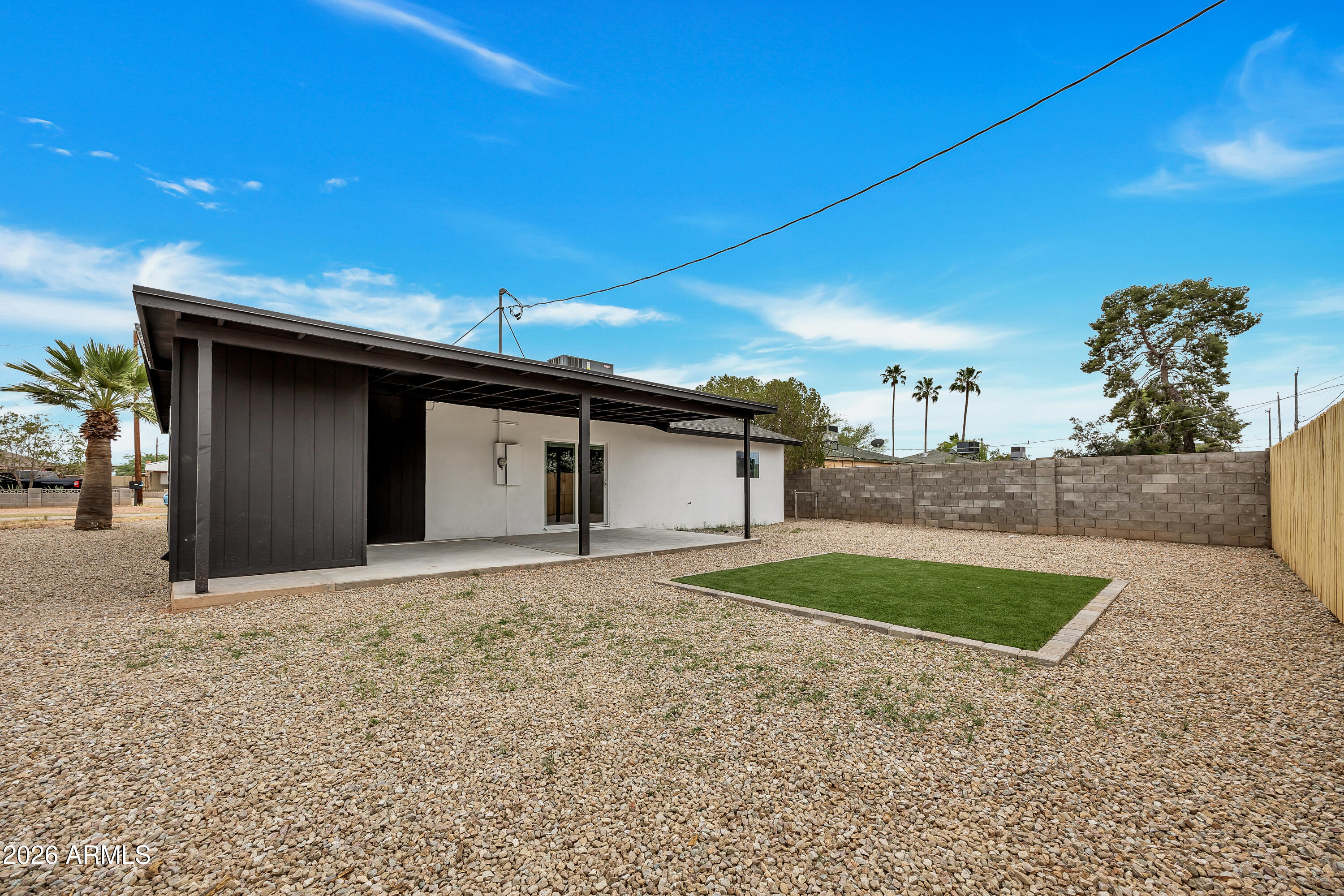 4246 N 10TH Place
