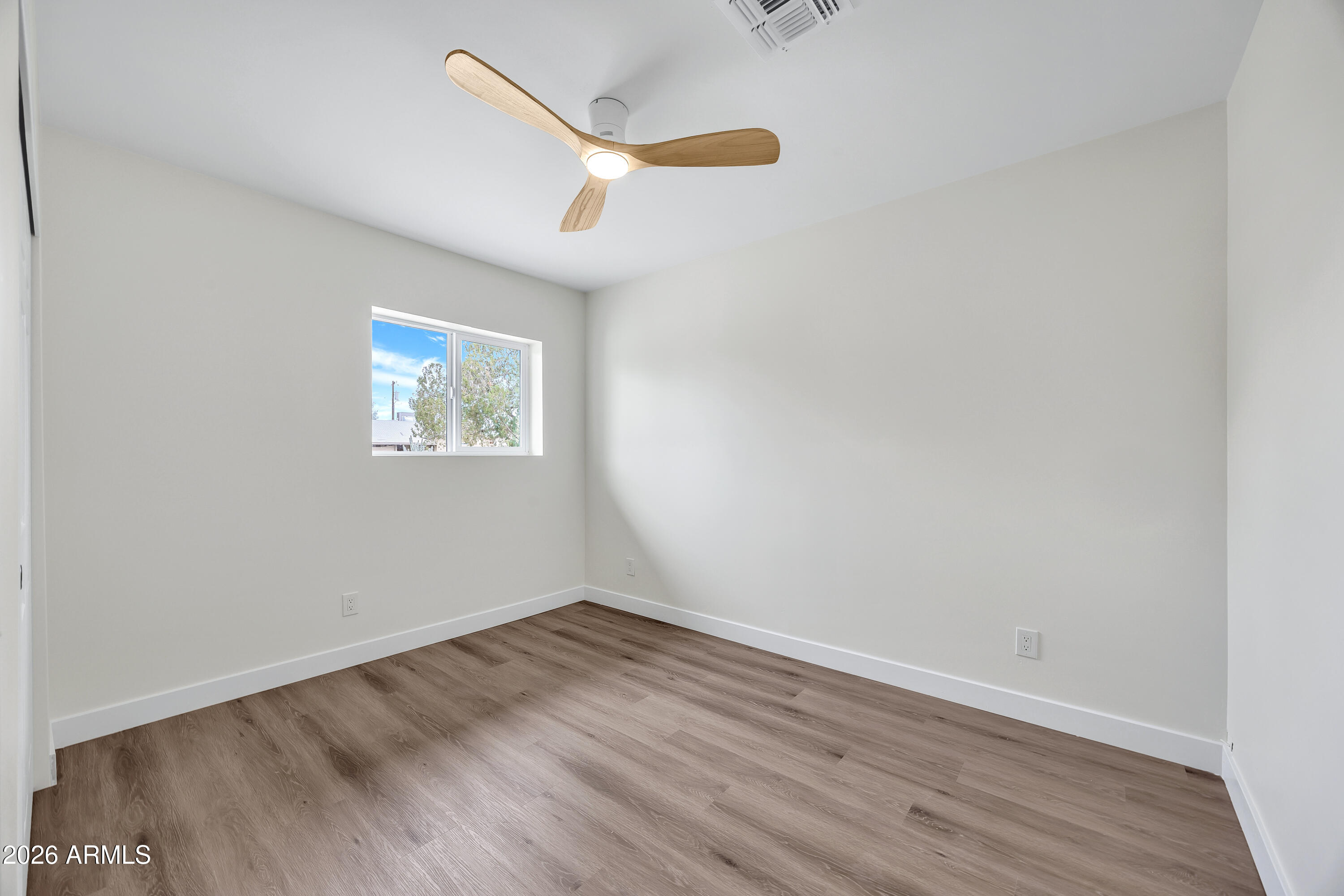 4246 N 10TH Place