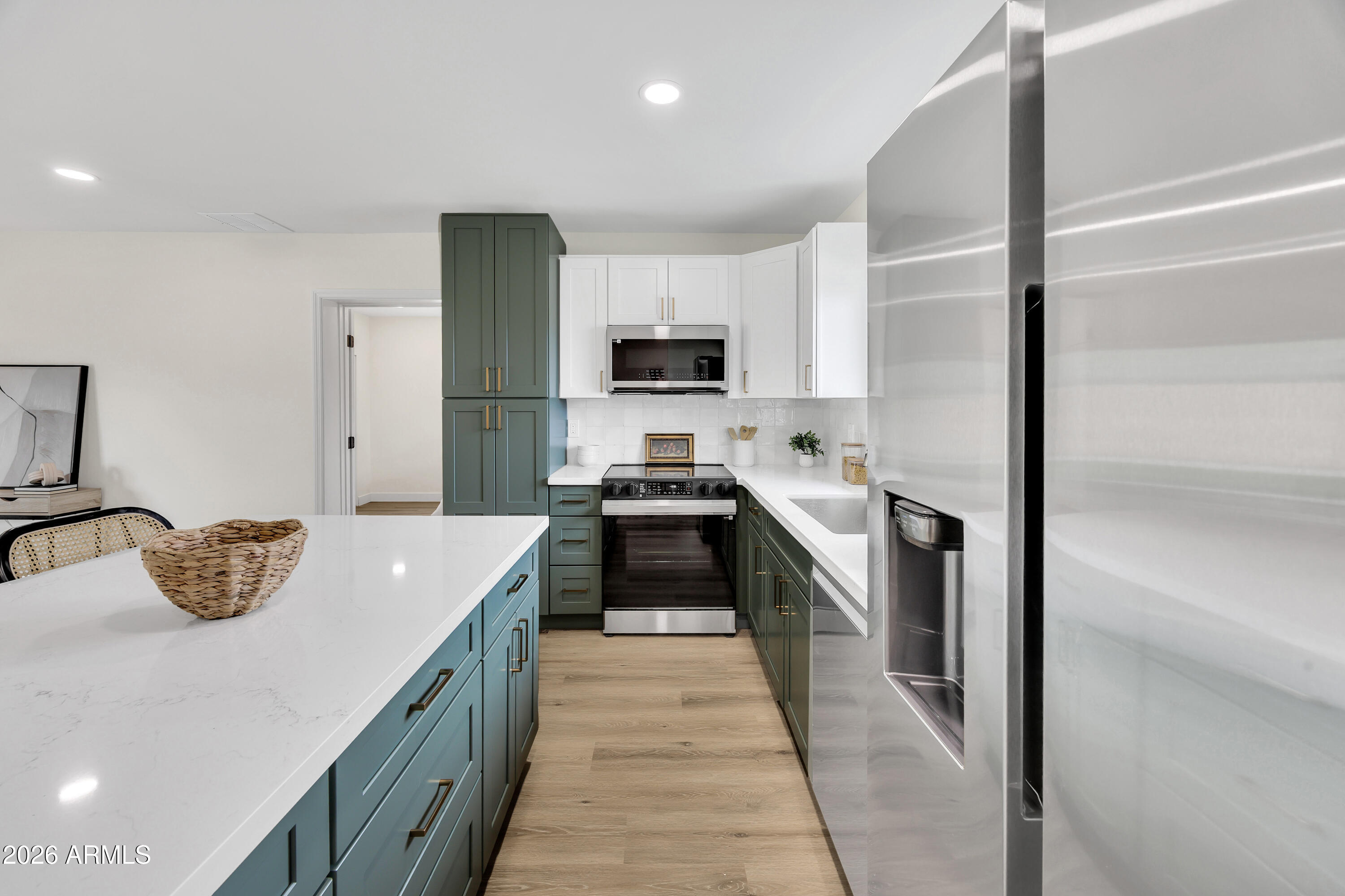 4246 N 10TH Place