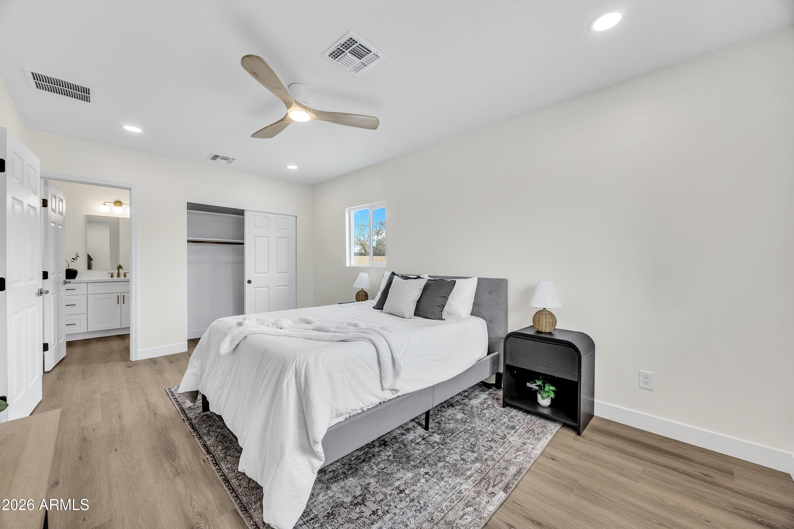 4246 N 10TH Place