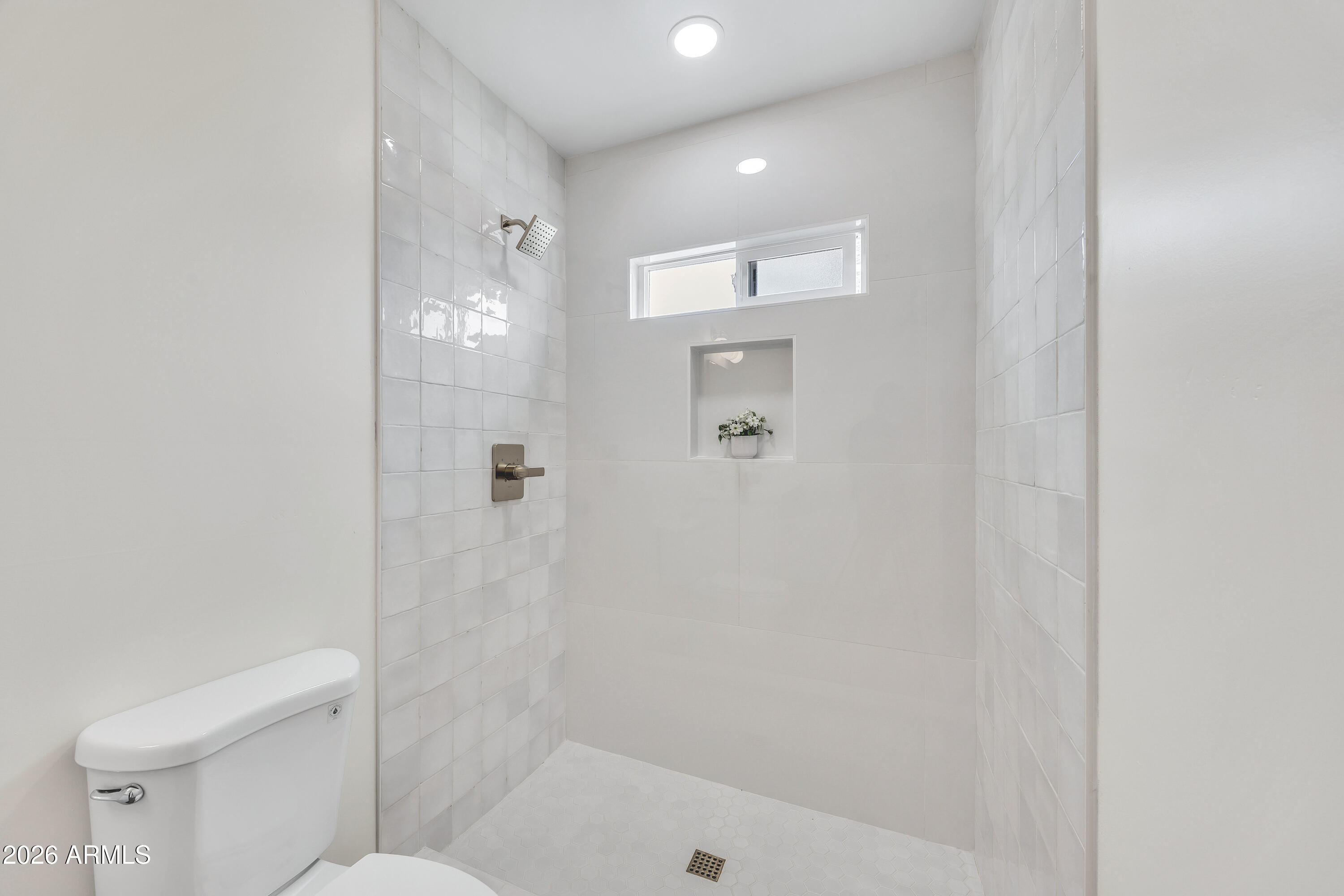 4246 N 10TH Place
